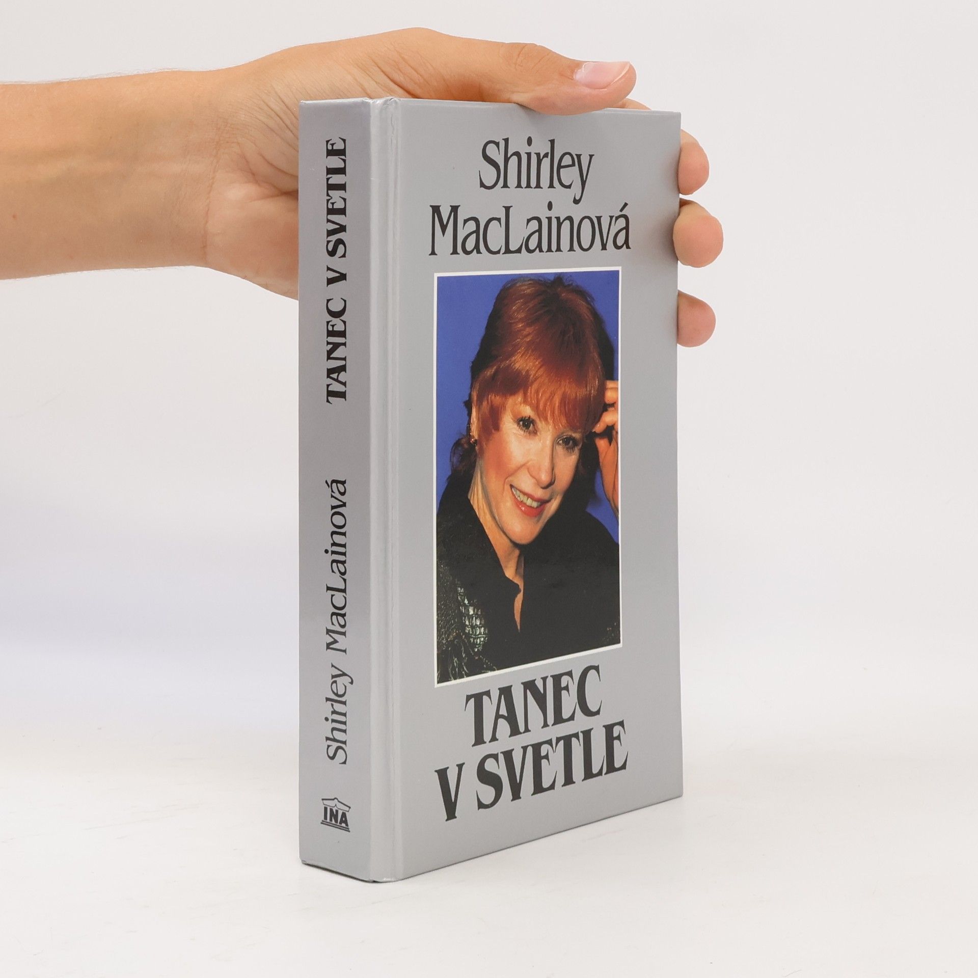 Shirlex MacLaine Tanec v svetle