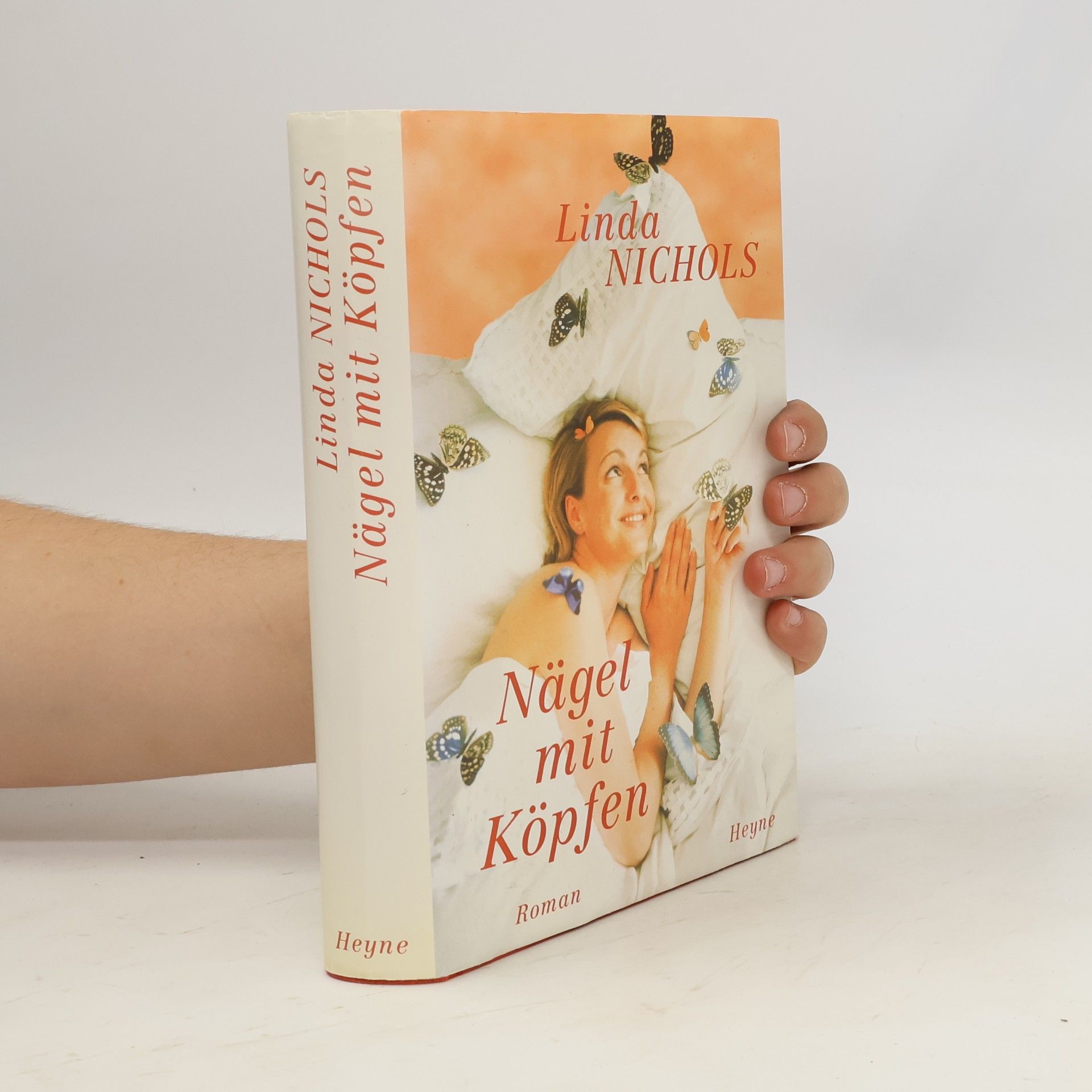 Linda Nichols Nägel mit Köpfen