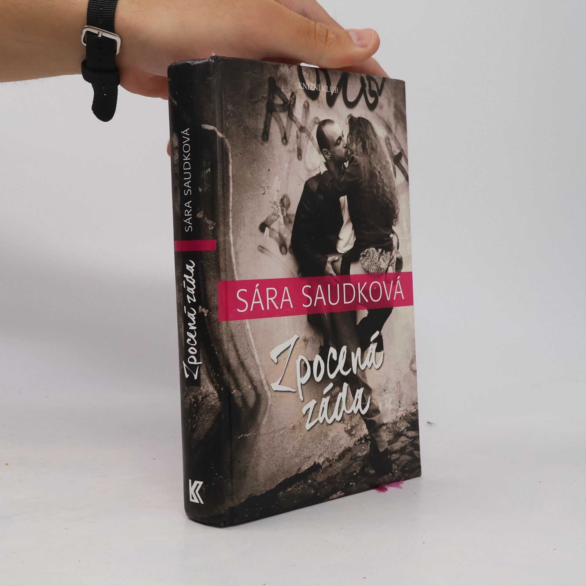 Sára Saudková Zpocená záda