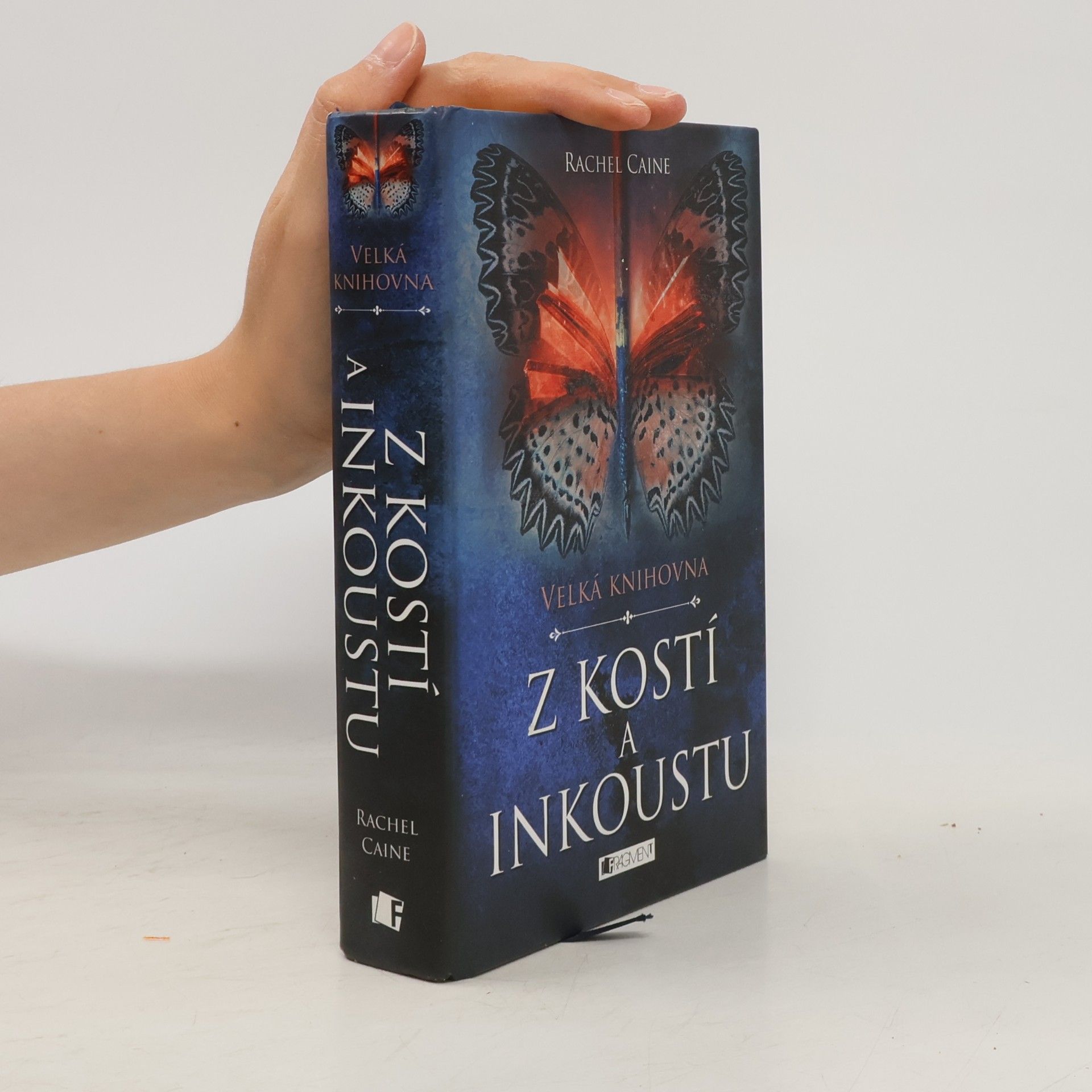 Rachel Caine Velká knihovna. Z kostí a inkoustu
