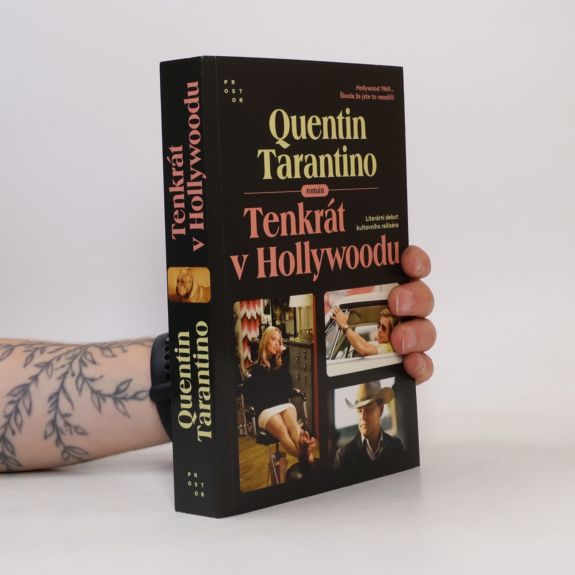 Quentin Tarantino Tenkrát v Hollywoodu : román