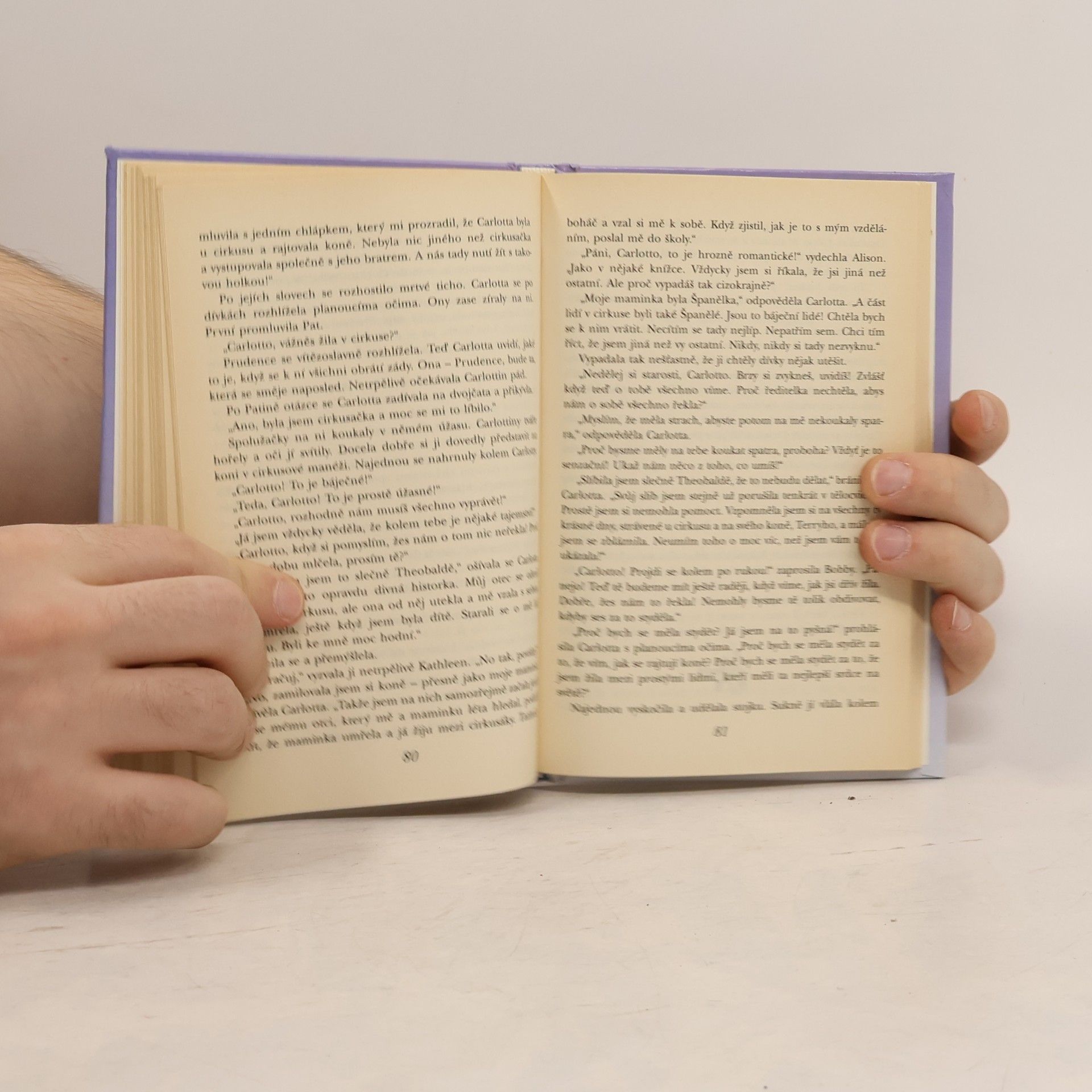 Enid Blyton Dvojčata zpátky ve škole. Třetí ze série příběhů ze školy St. Clare