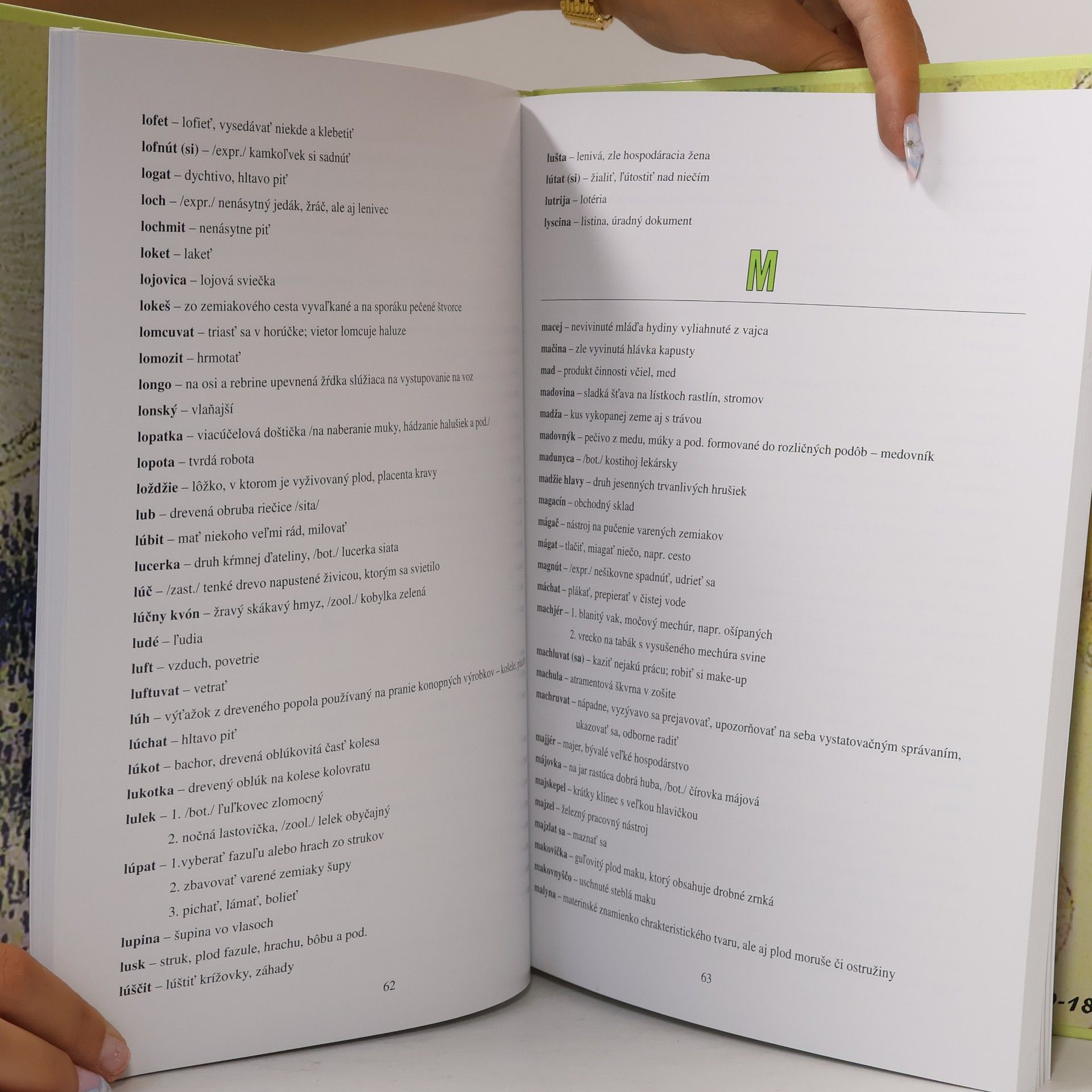 Matilda Macháčová Spomínanie na minulosť, nárečie, zvyky, život a prácu obyvateľov Trenčianskych Bohuslavíc najmä na rozhraní 19. a 20. storočia