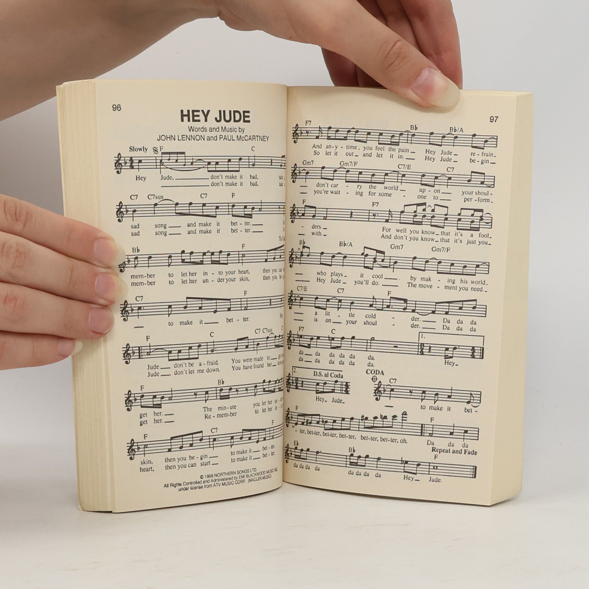 Auteurscollectief The Beatles : a pocket reference guide to more than 100 songs!
