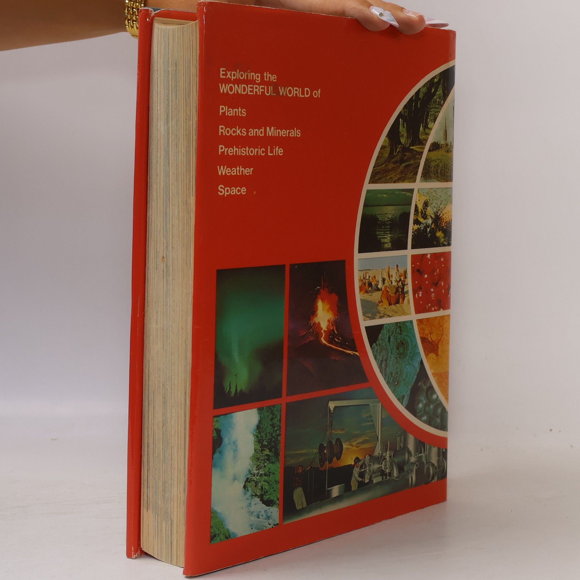 Autores varios The Children's Wonderful World Encyclopedia