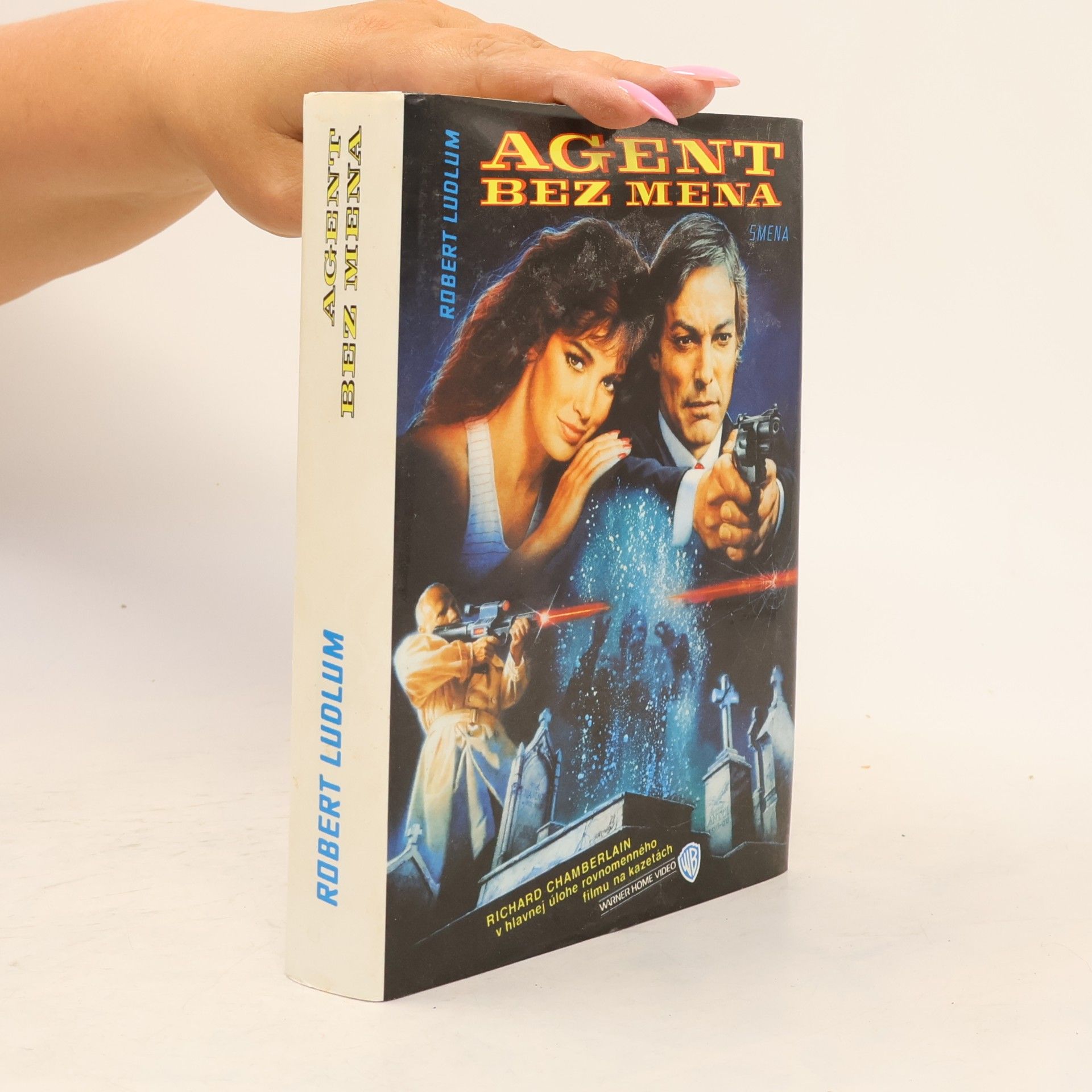Robert Ludlum Agent bez mena