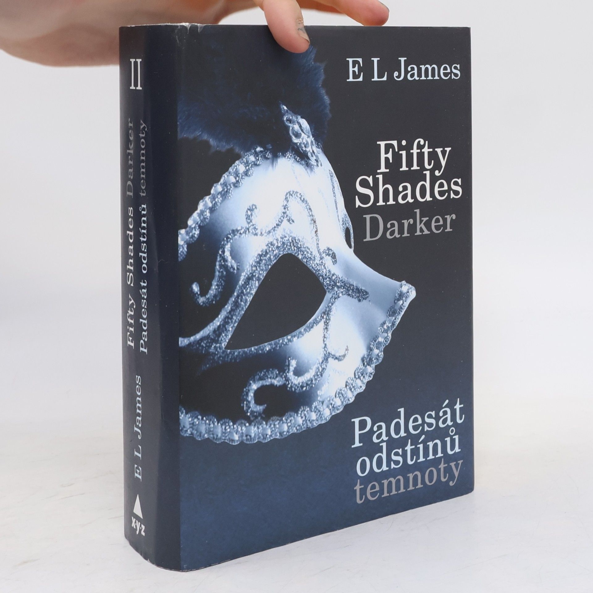 E. L. James Padesát odstínů temnoty