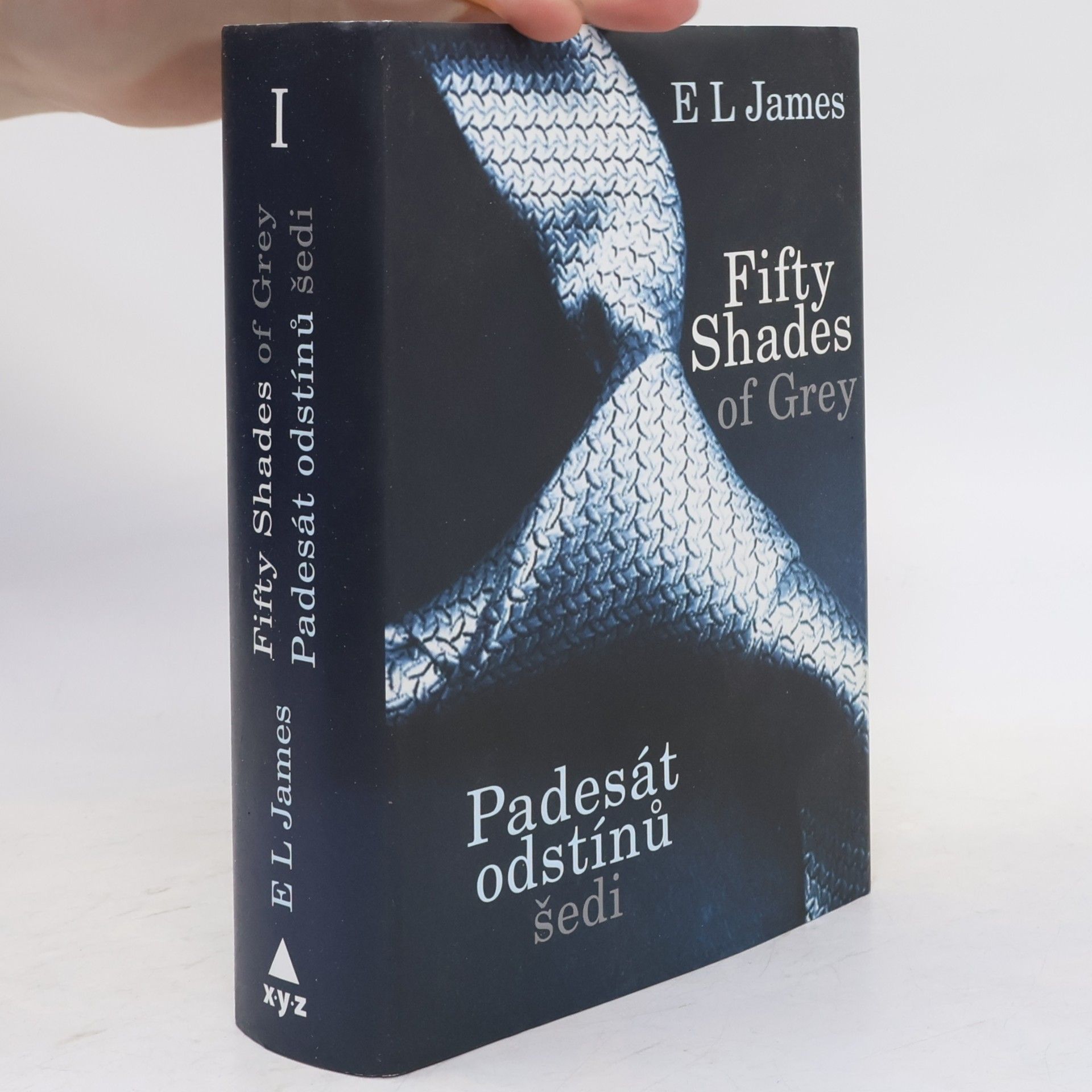 E. L. James Padesát odstínů šedi