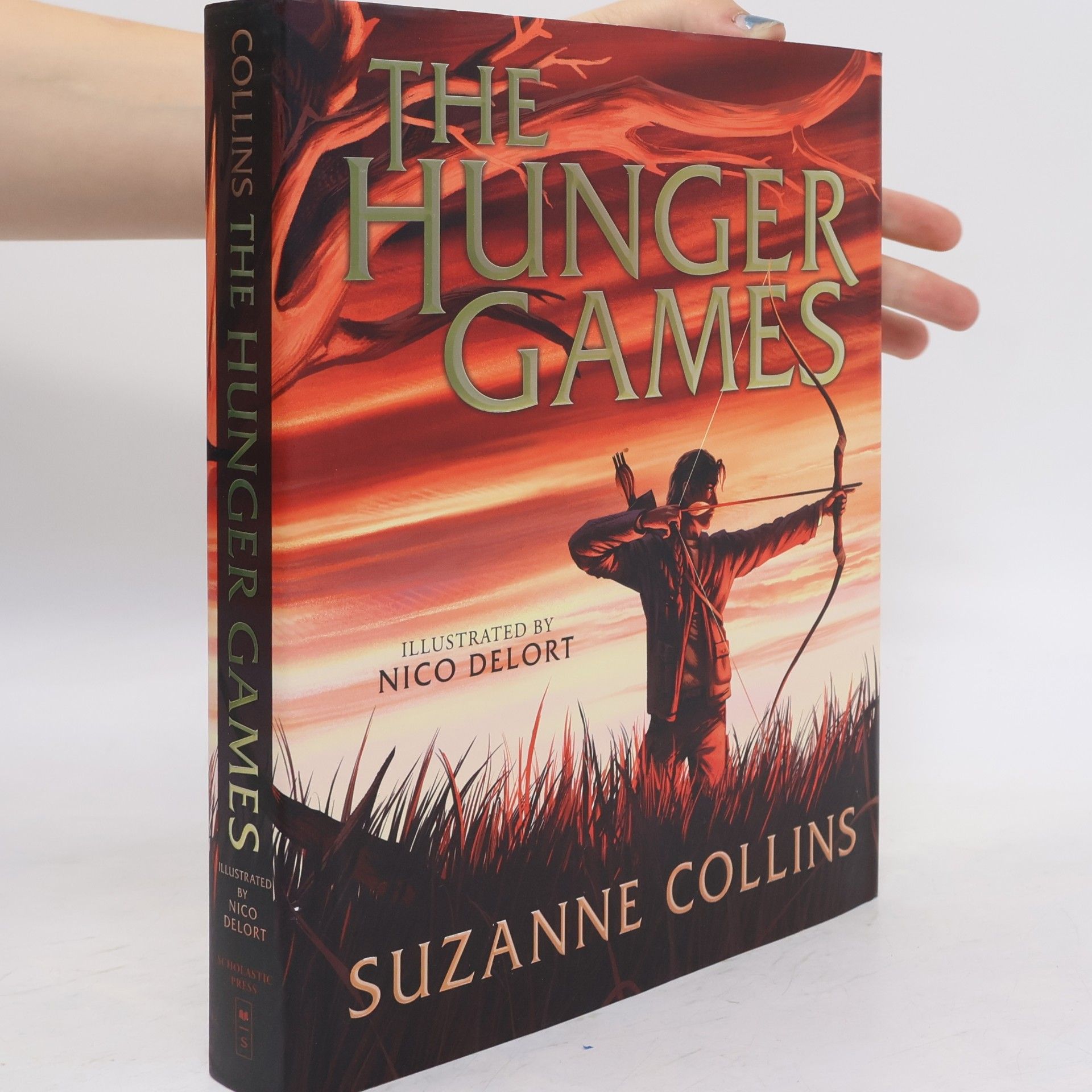 Suzanne Collins The Hunger Games: Illustrated