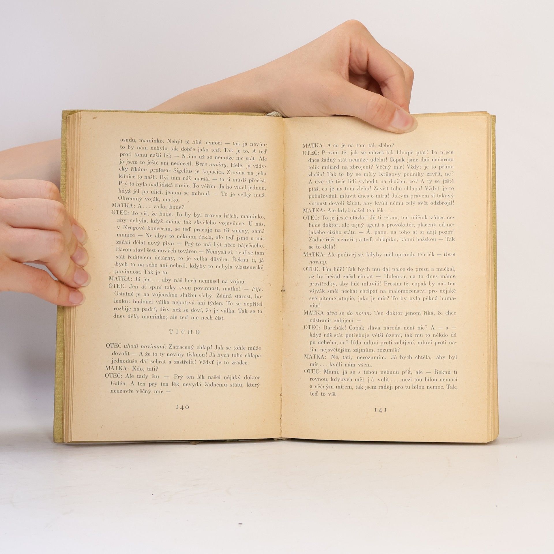 Karel Čapek R. U. R., Bílá nemoc, Matka