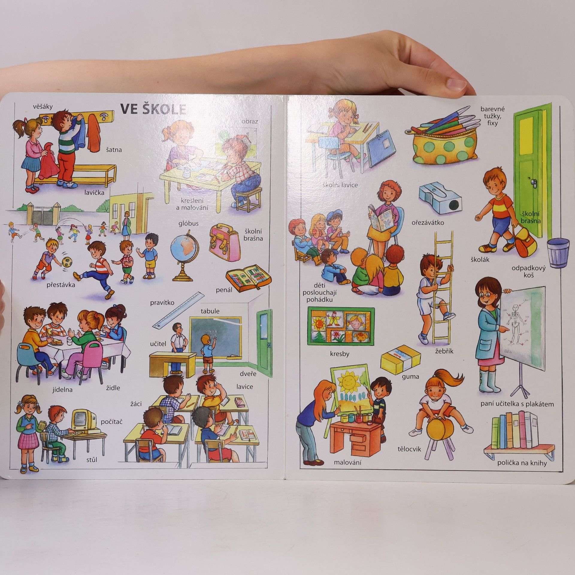 Collectif d'auteurs Moje první knížka : Svět kolem nás