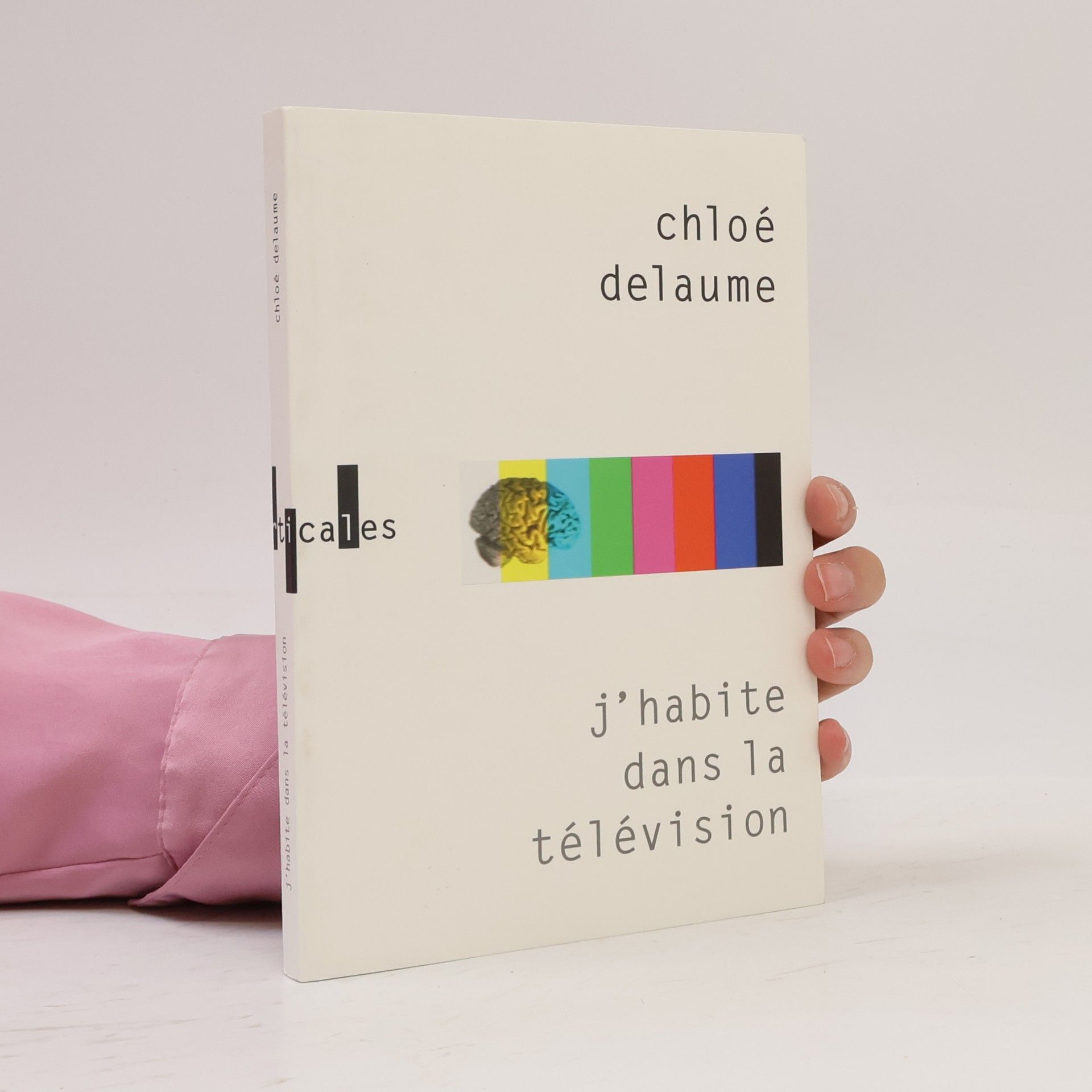J'habite dans la télévision