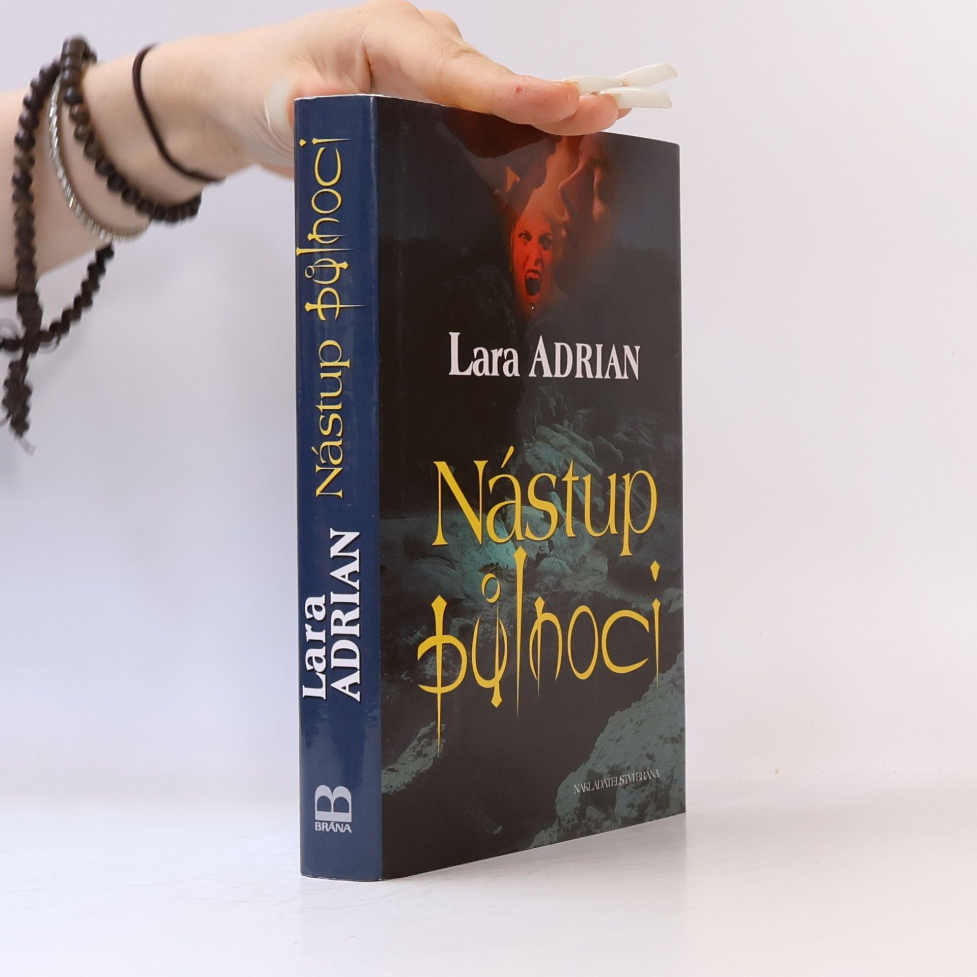 Lara Adrian Nástup půlnoci