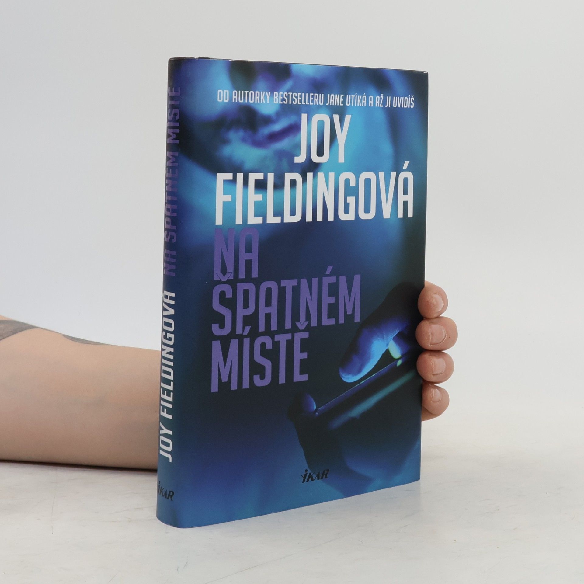 Joy Fielding Na špatném místě