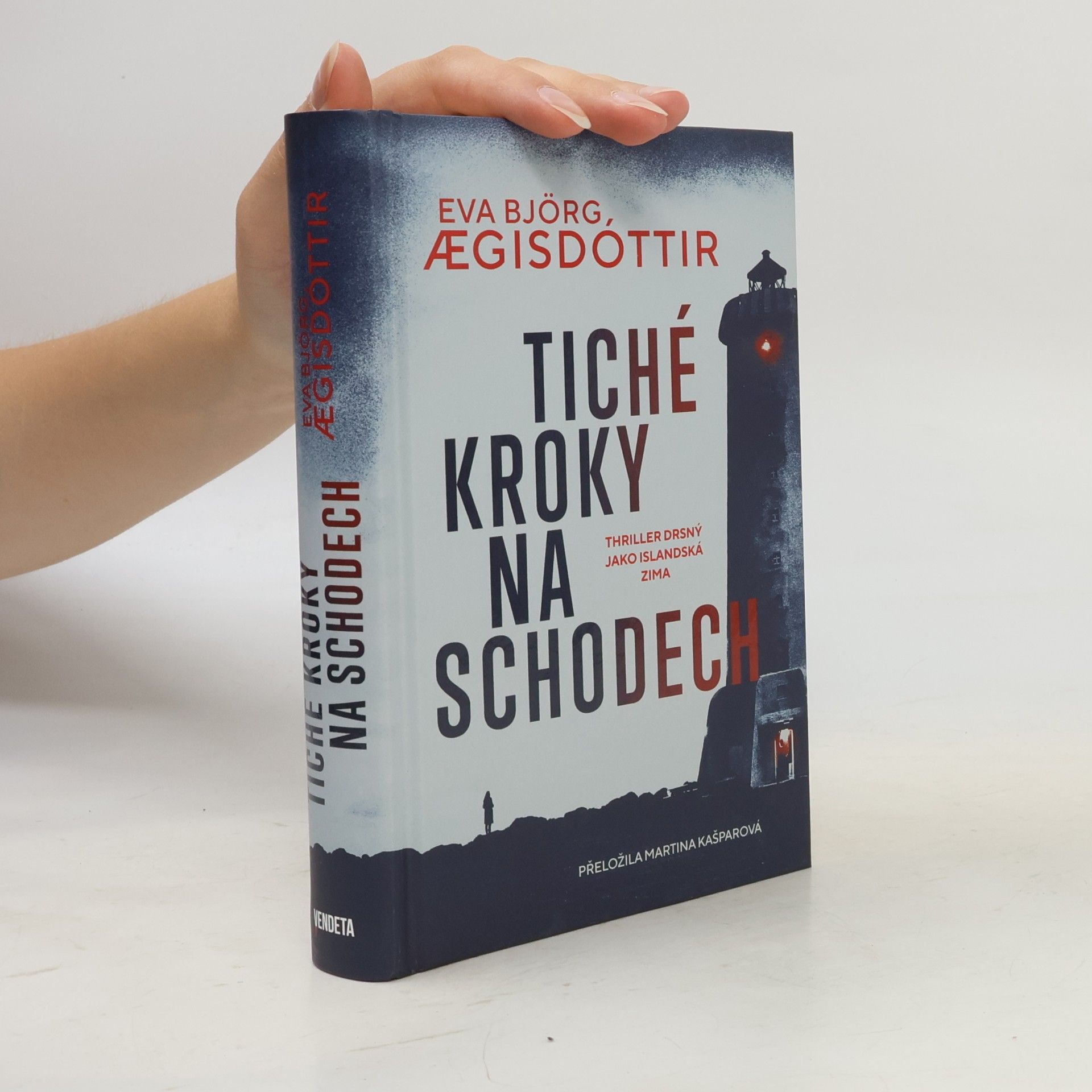 Eva Bjorg Ægisdóttir Tiché kroky na schodech