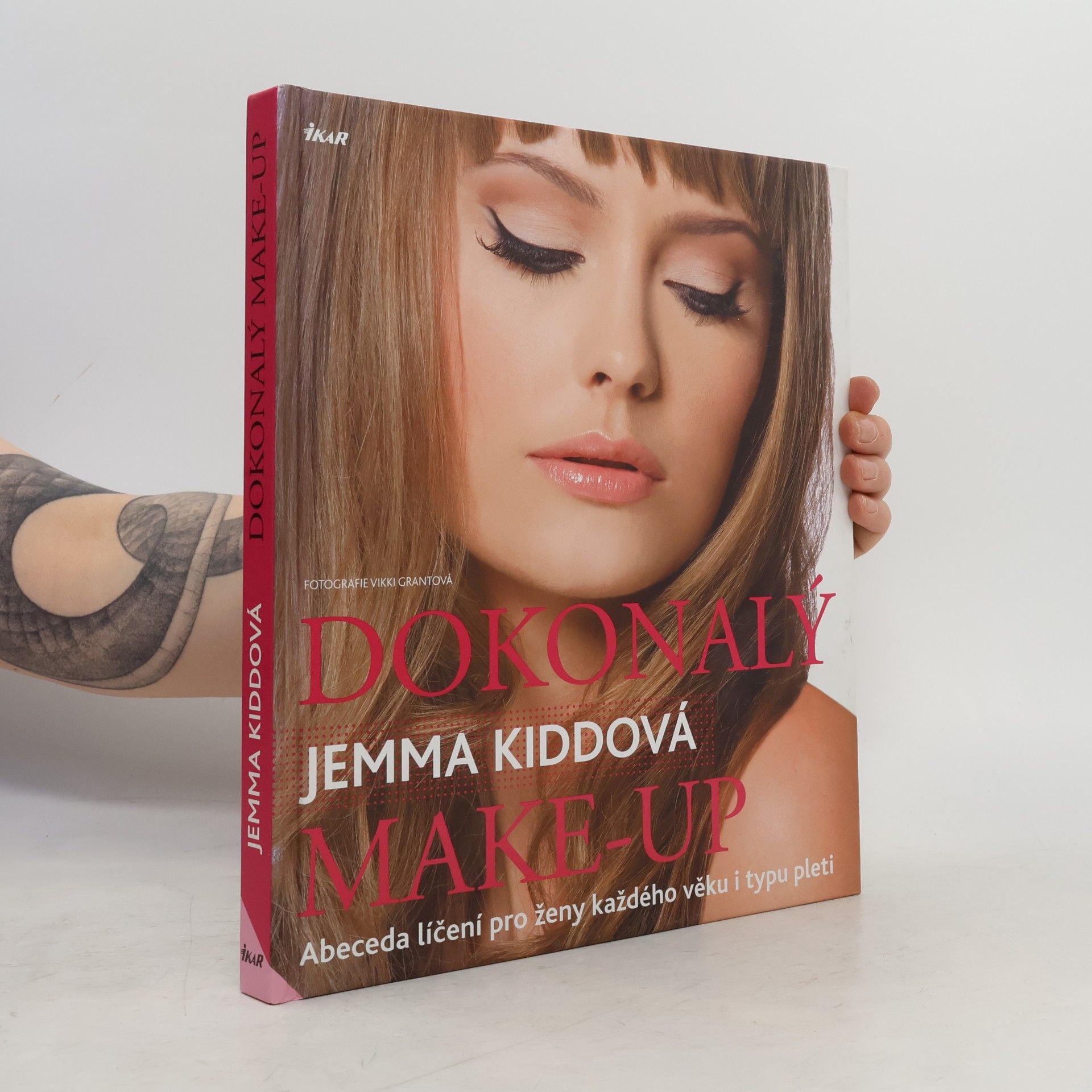 Jemma Kidd Dokonalý make-up