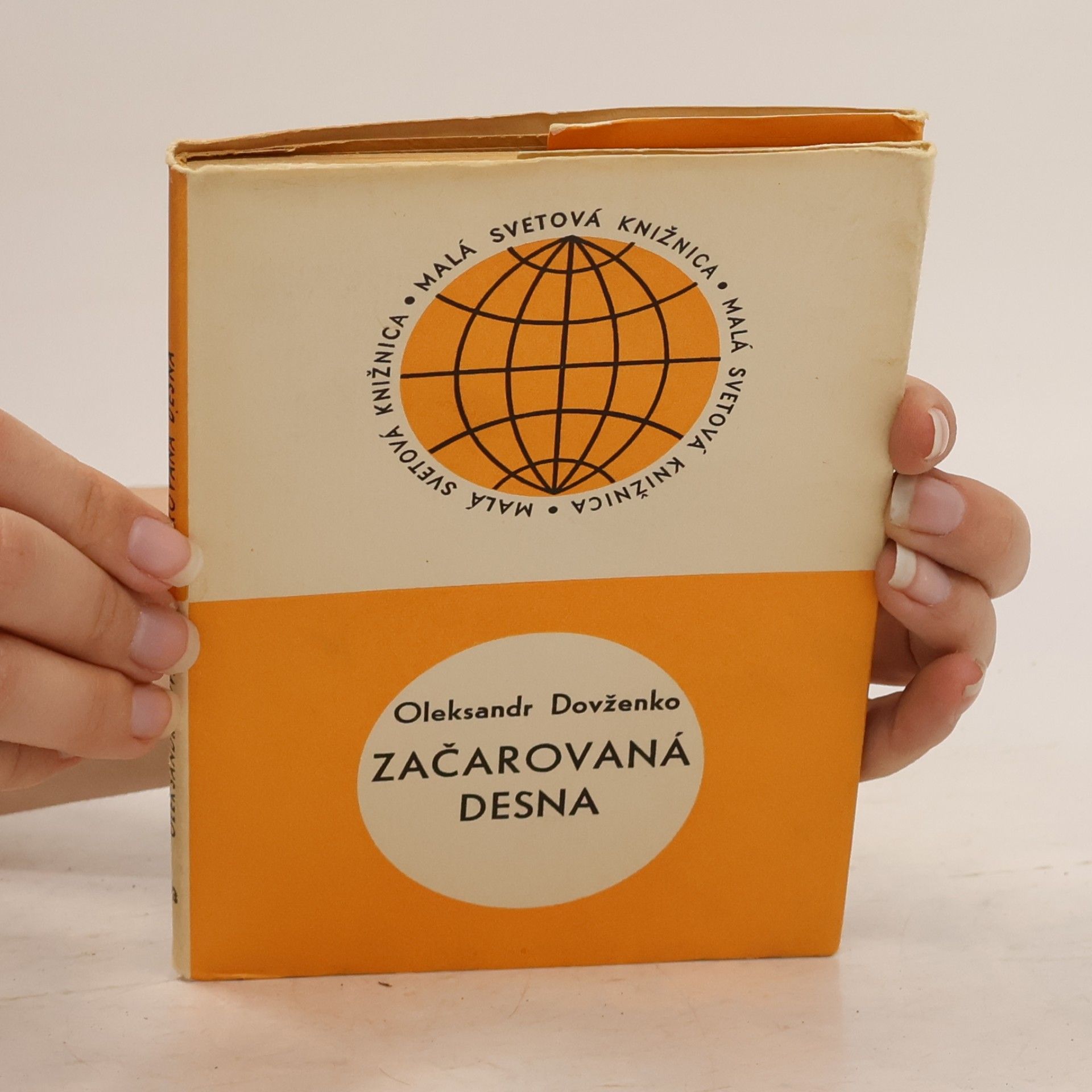 Olexandr Dovženko Začarovaná desna