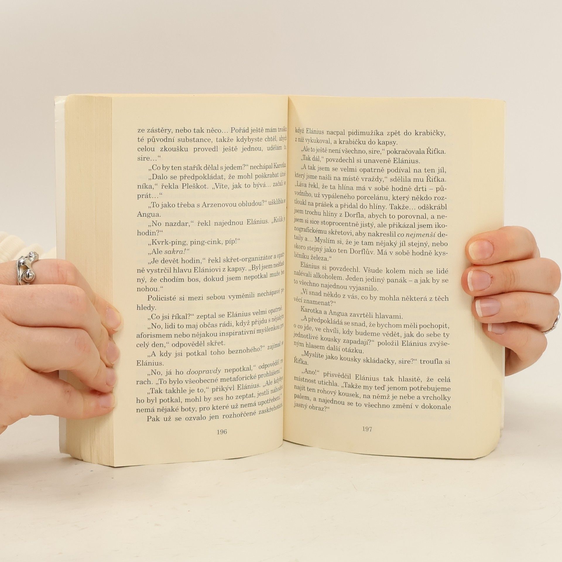 Terry Pratchett Nohy z jílu