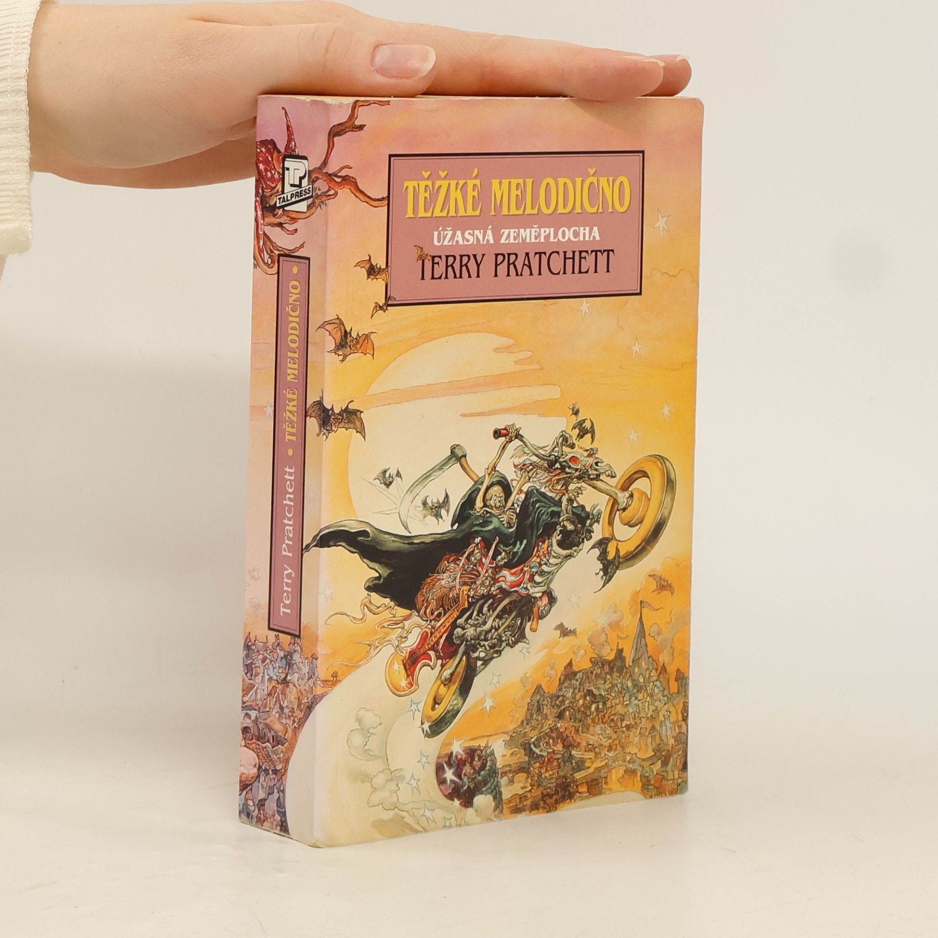Terry Pratchett Těžké melodično