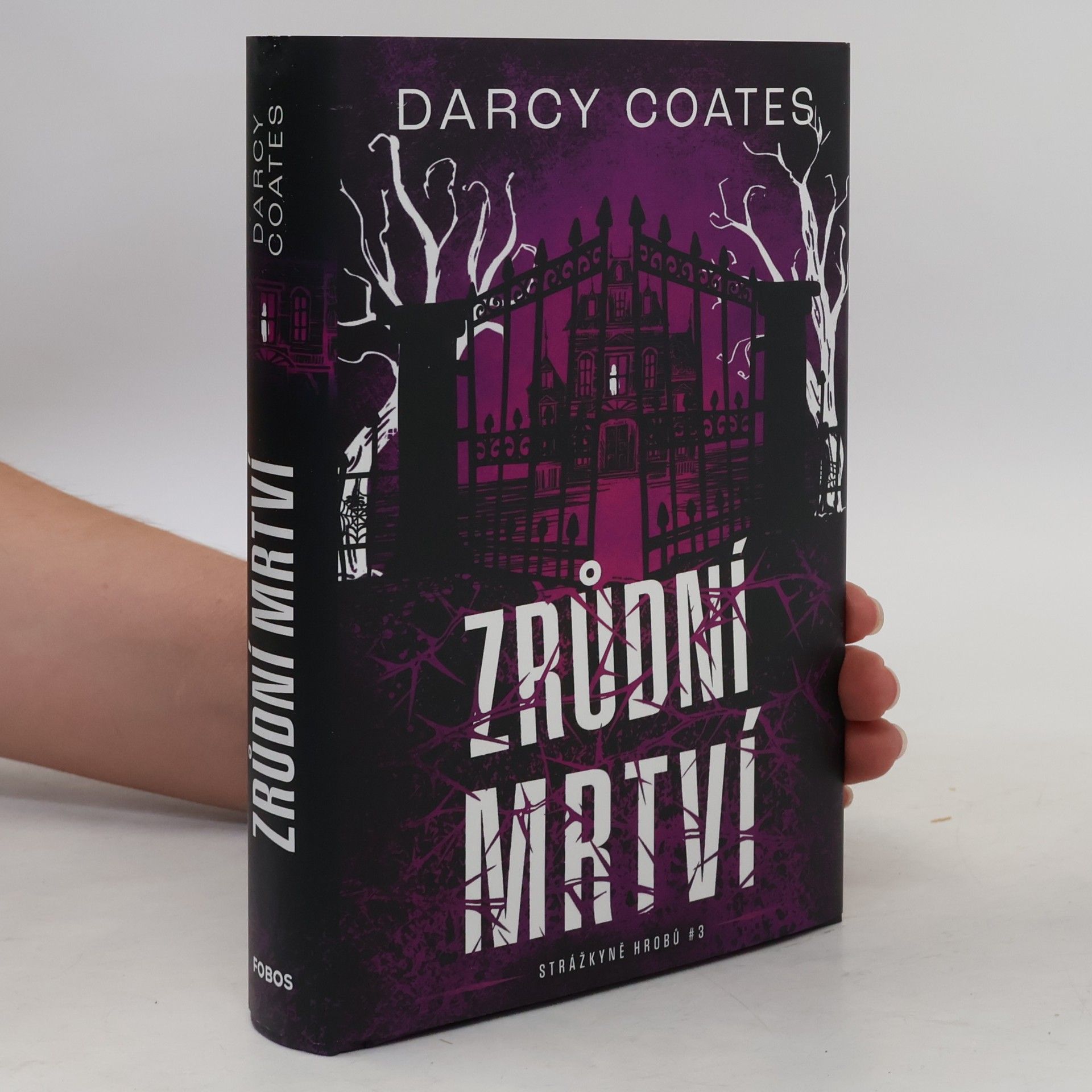 Darcy Coates Zrůdní mrtví