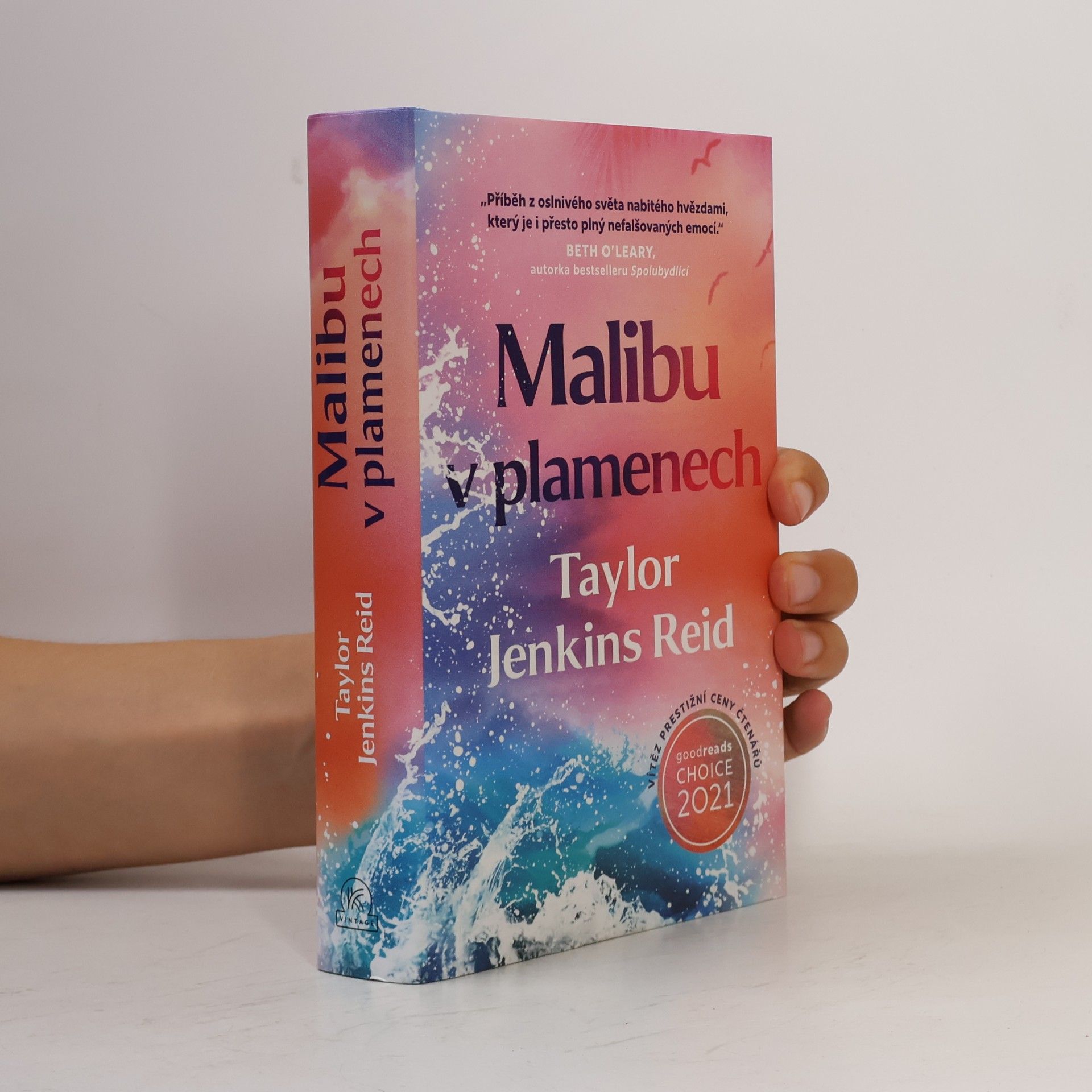 Taylor Jenkins Reid Malibu v plamenech