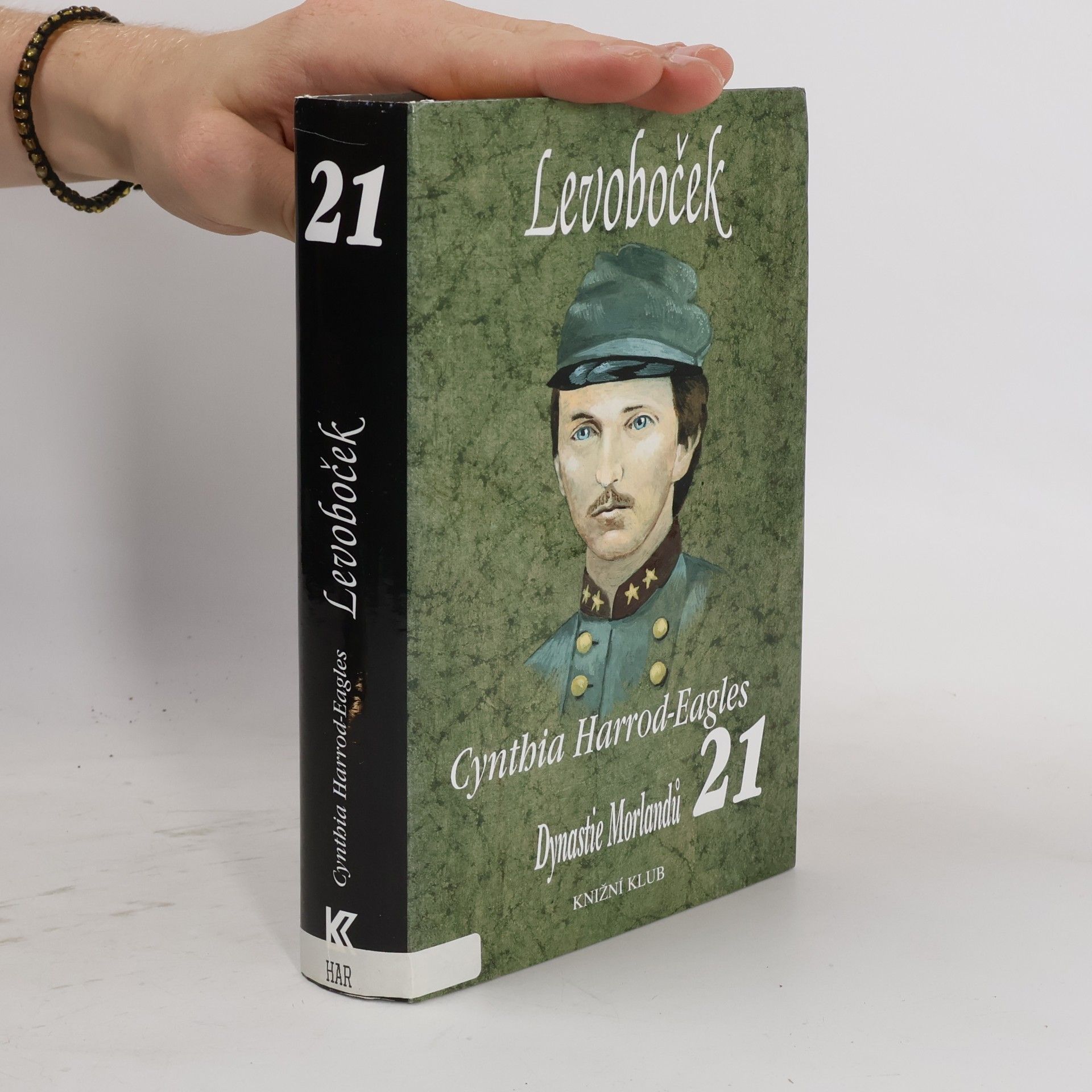 Cynthia Harrod-Eagles Levoboček. Dynastie Morlandů 21