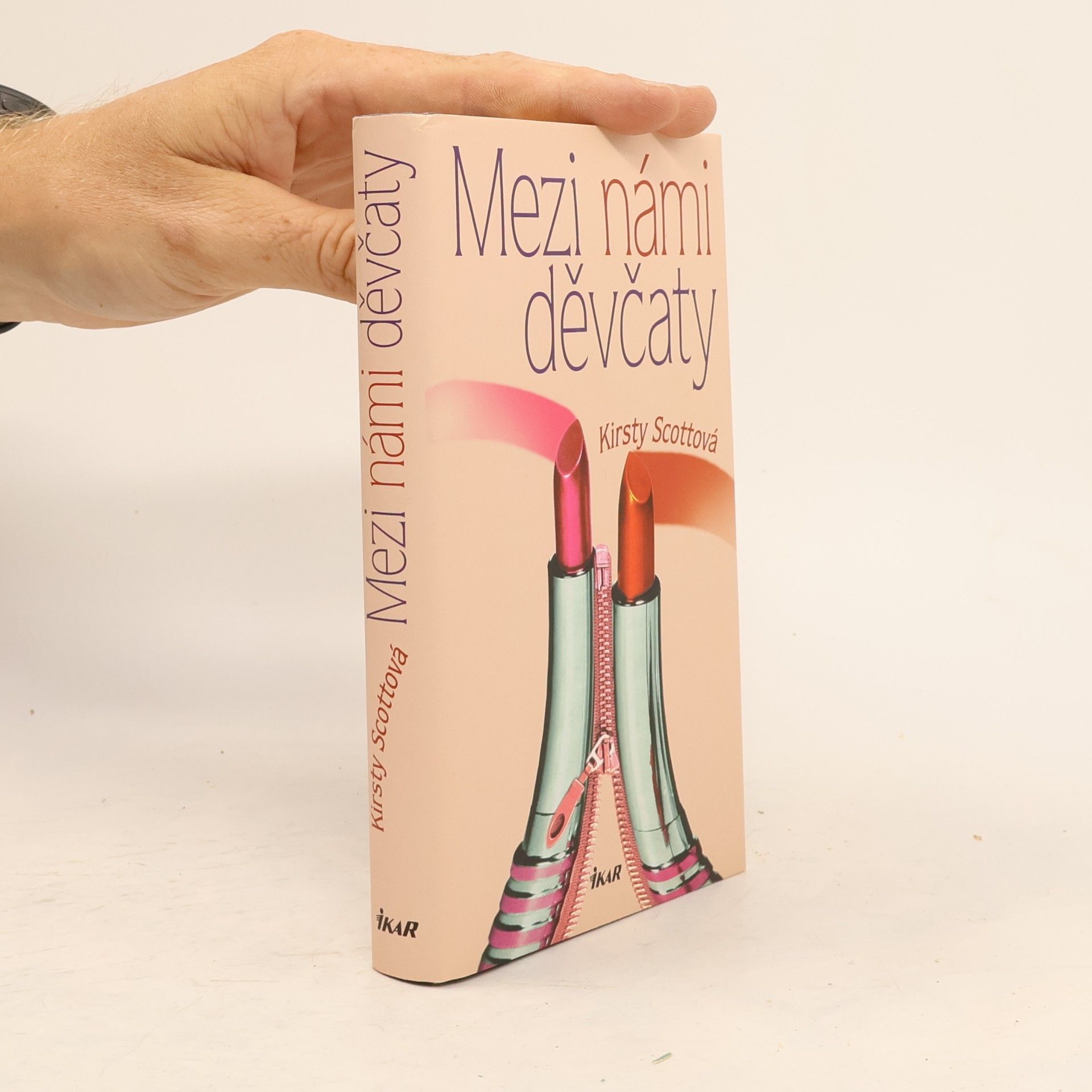 Kirsty Scott Mezi námi děvčaty