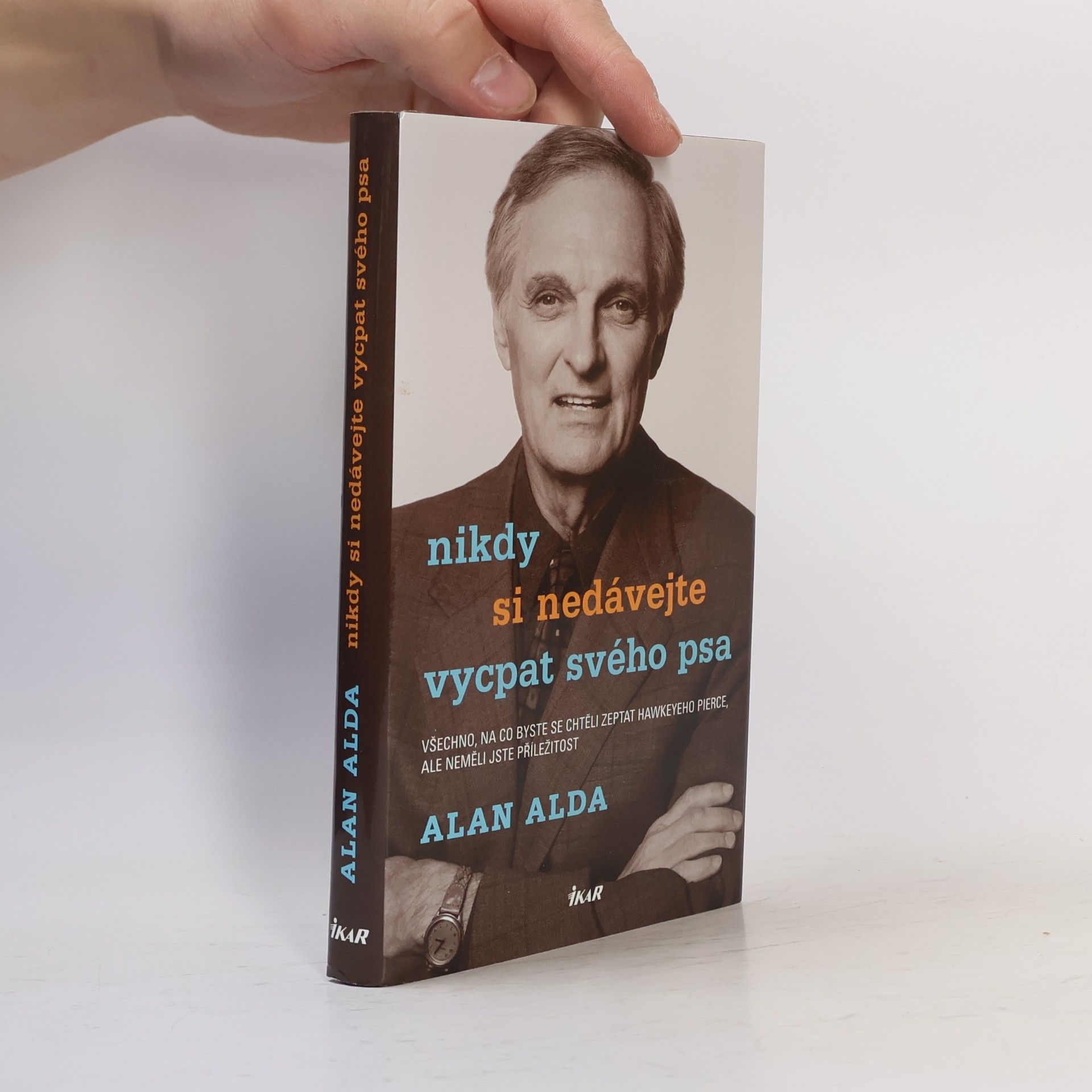 Alan Alda Nikdy si nedávejte vycpat svého psa
