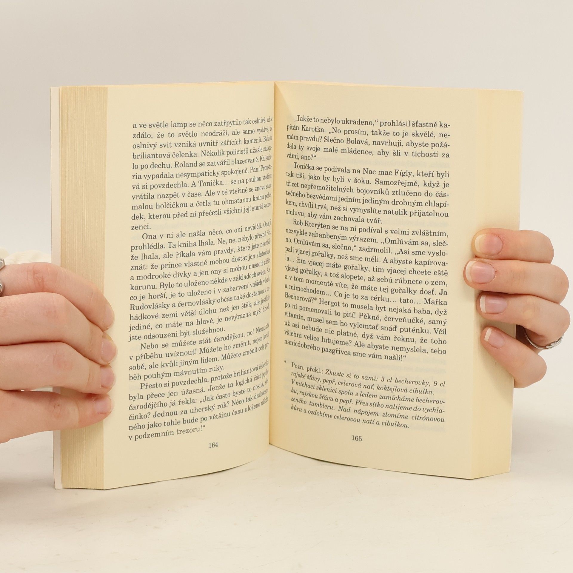 Terry Pratchett Obléknu si půlnoc
