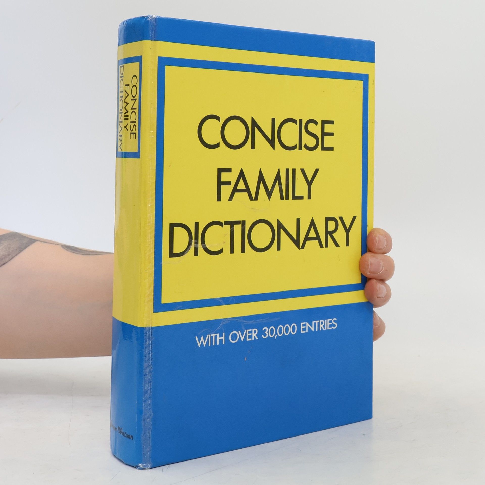 Various authors Concise family dictionary