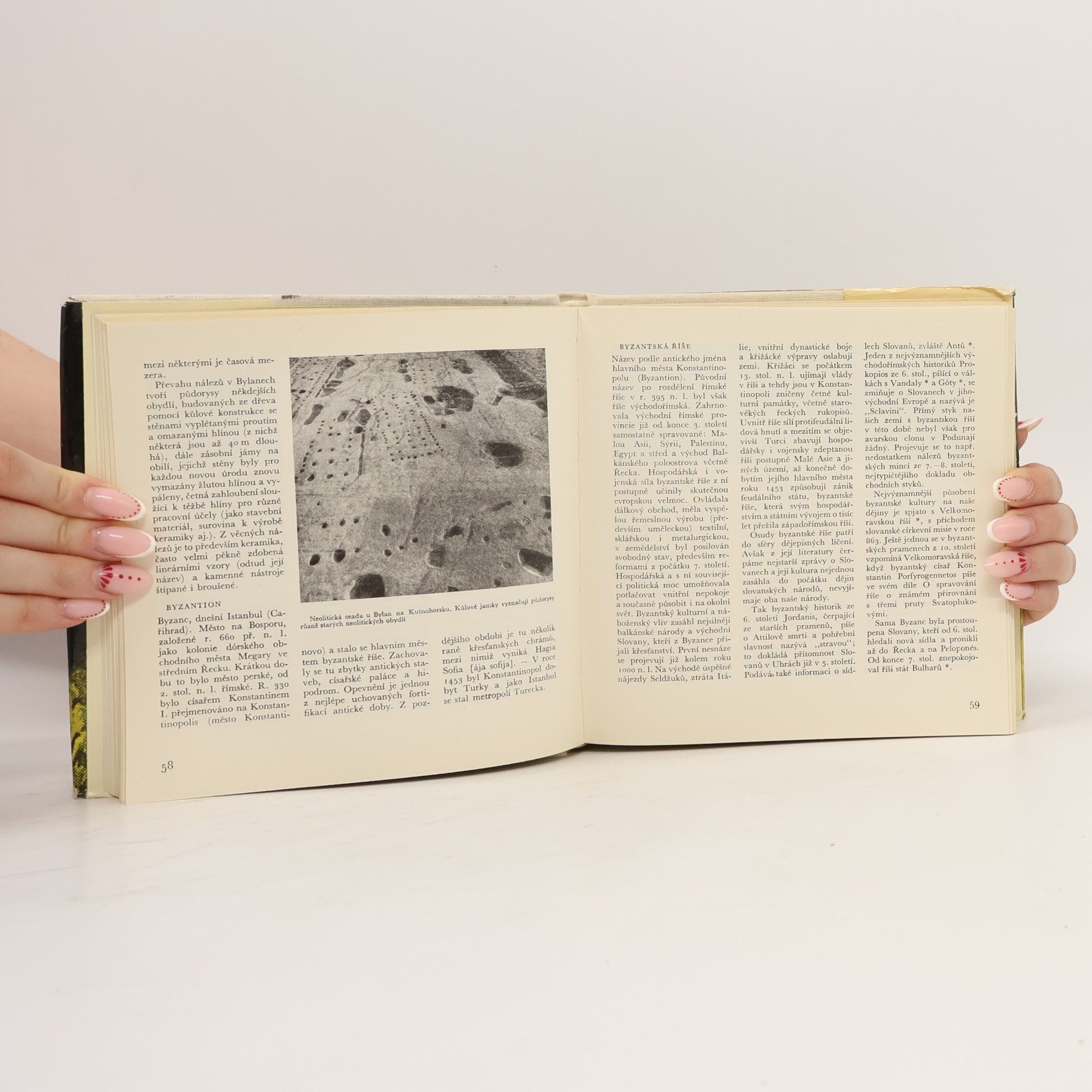 Jiří Hrala Malý labyrint archeologie