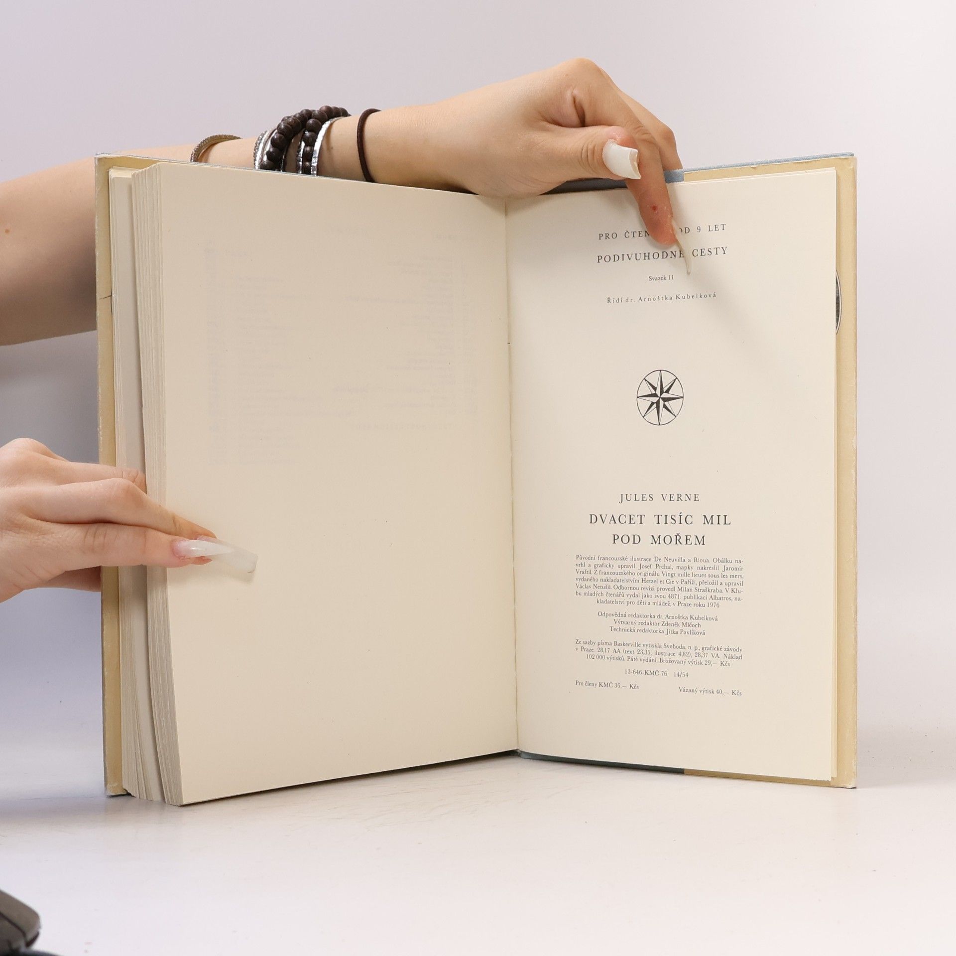 Jules Verne Dvacet tisíc mil pod mořem