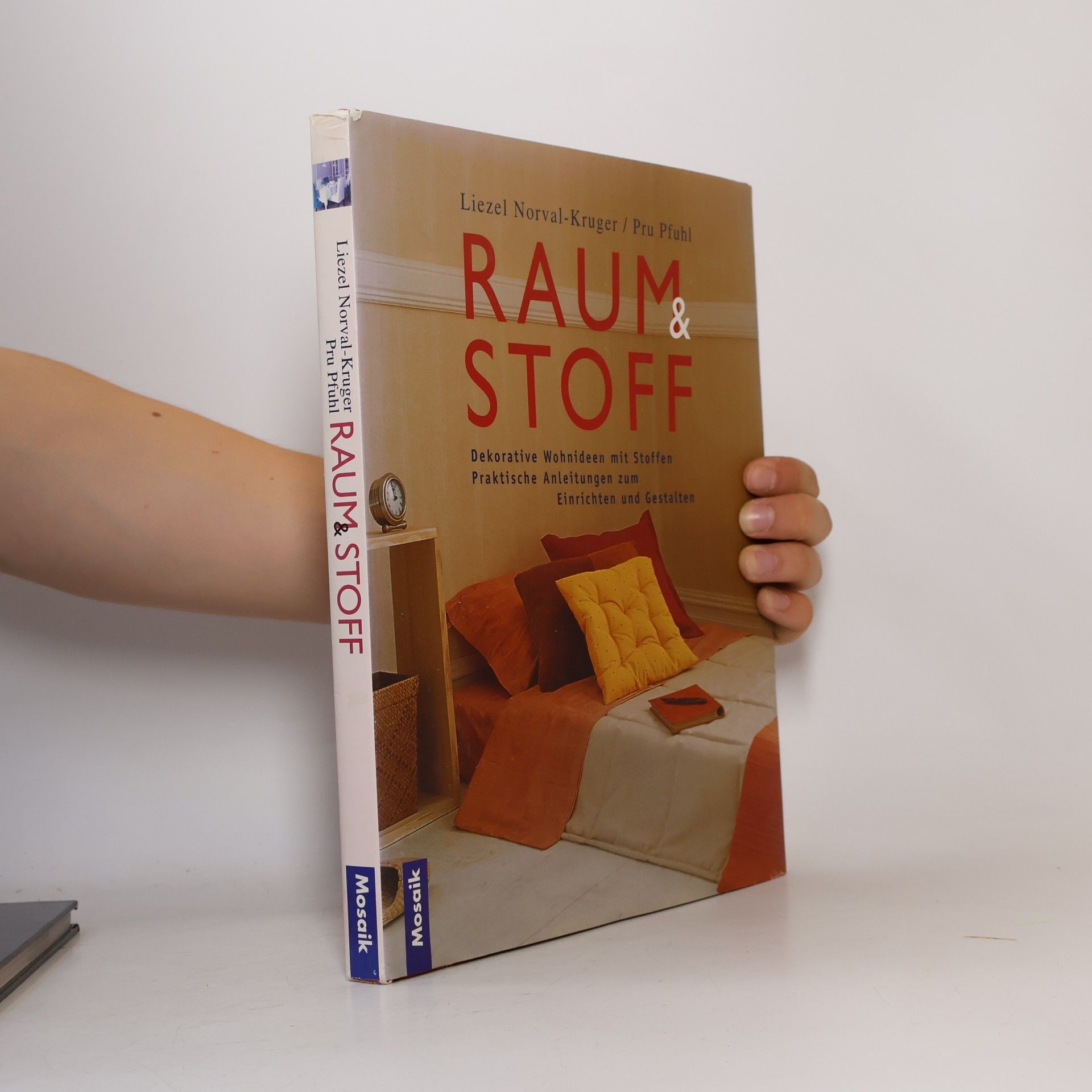 Liezel Norval-Kruger Raum & Stoff
