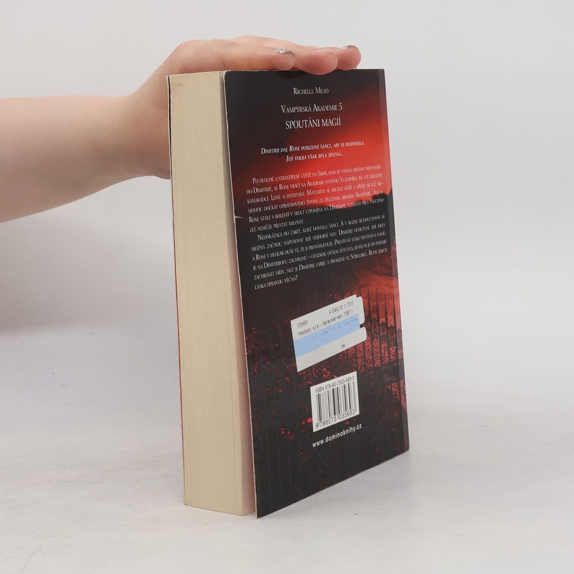 Richelle Mead Vampýrská akademie 5: Spoutáni magií