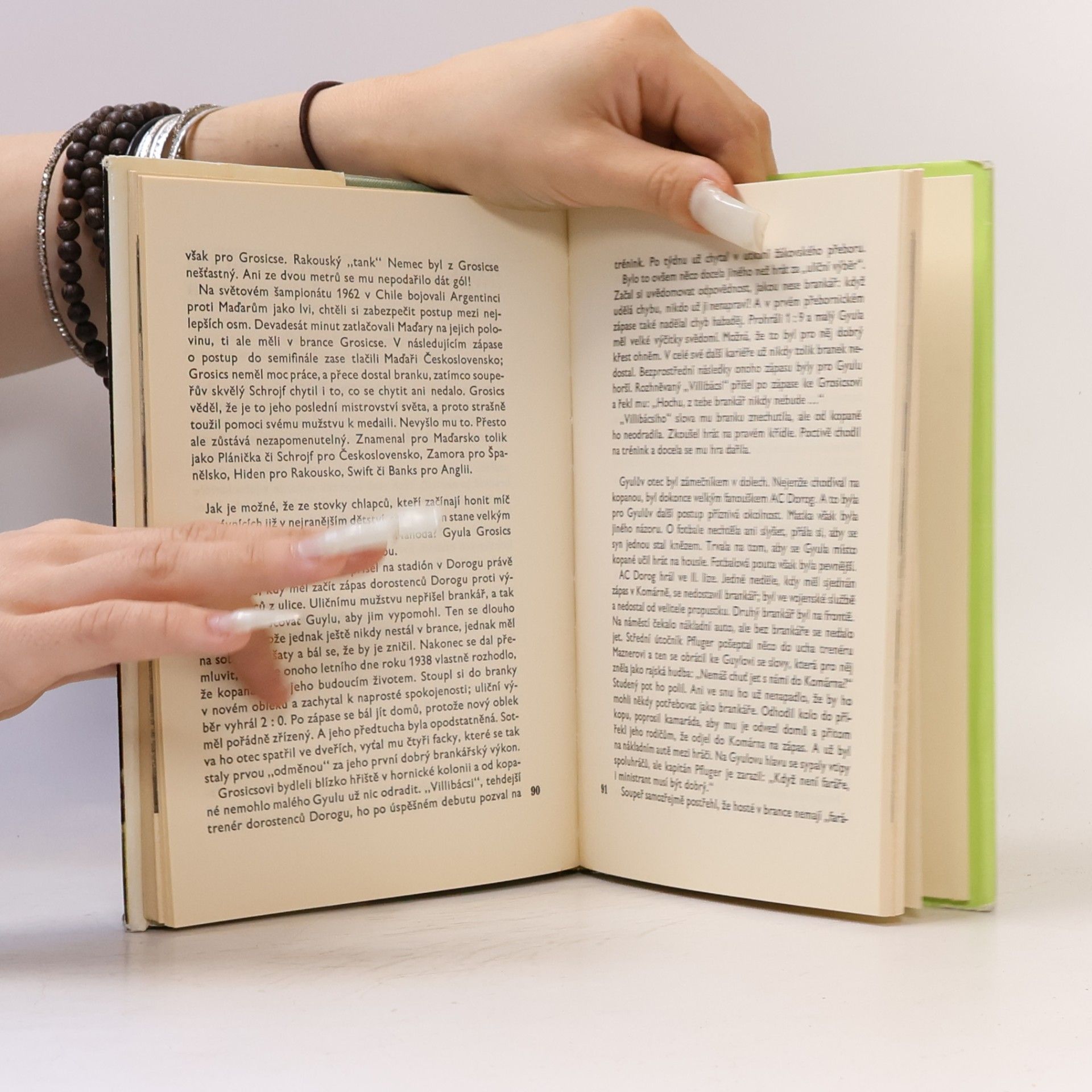 Autores varios Ve fotbalové brance