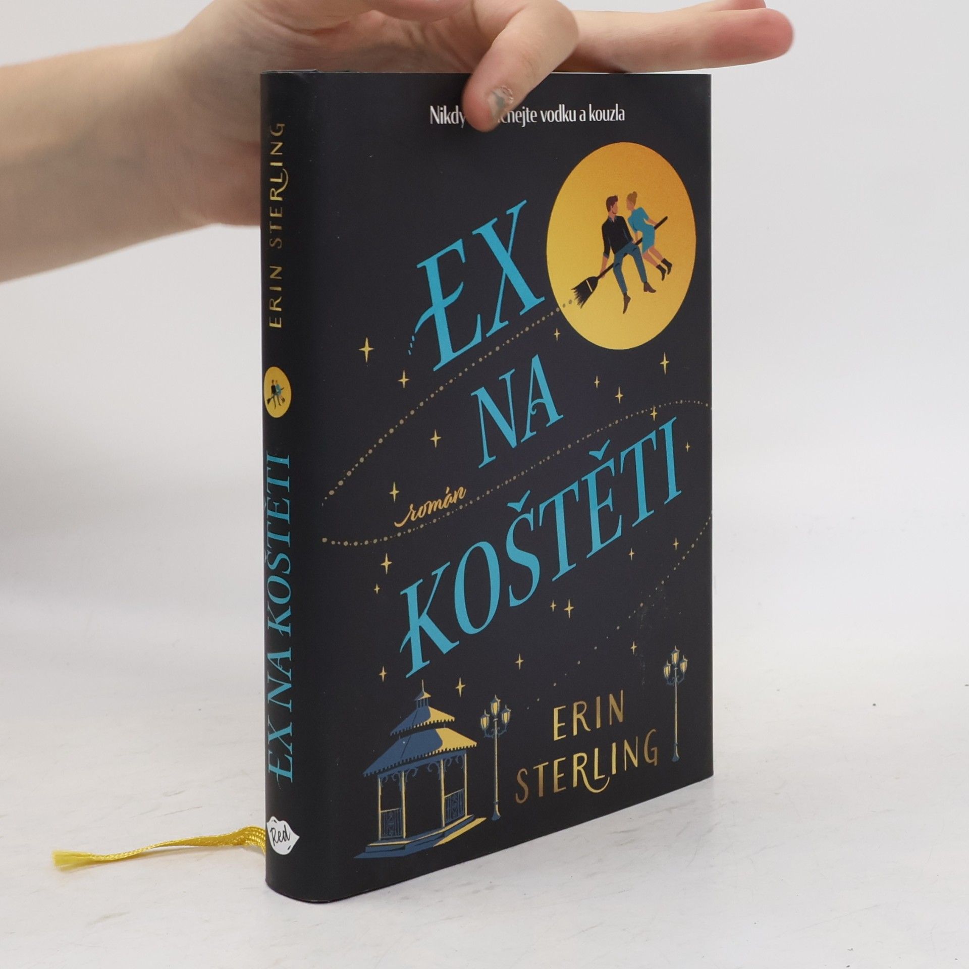 Rachel Hawkins Ex na koštěti