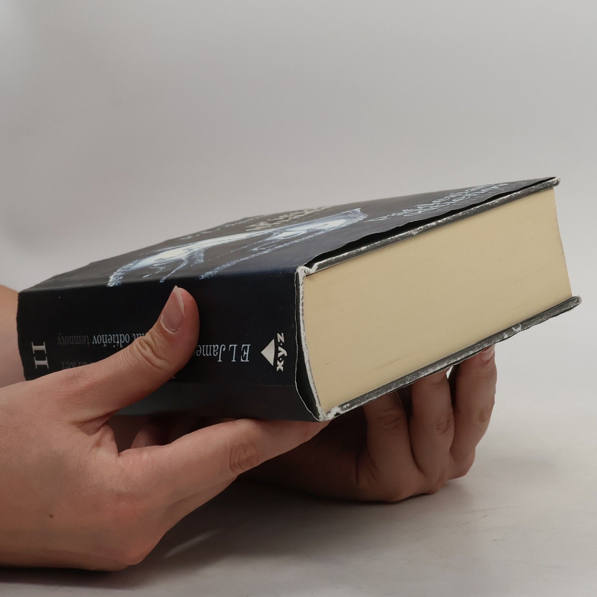 E. L. James Päťdesiat odtieňov temnoty
