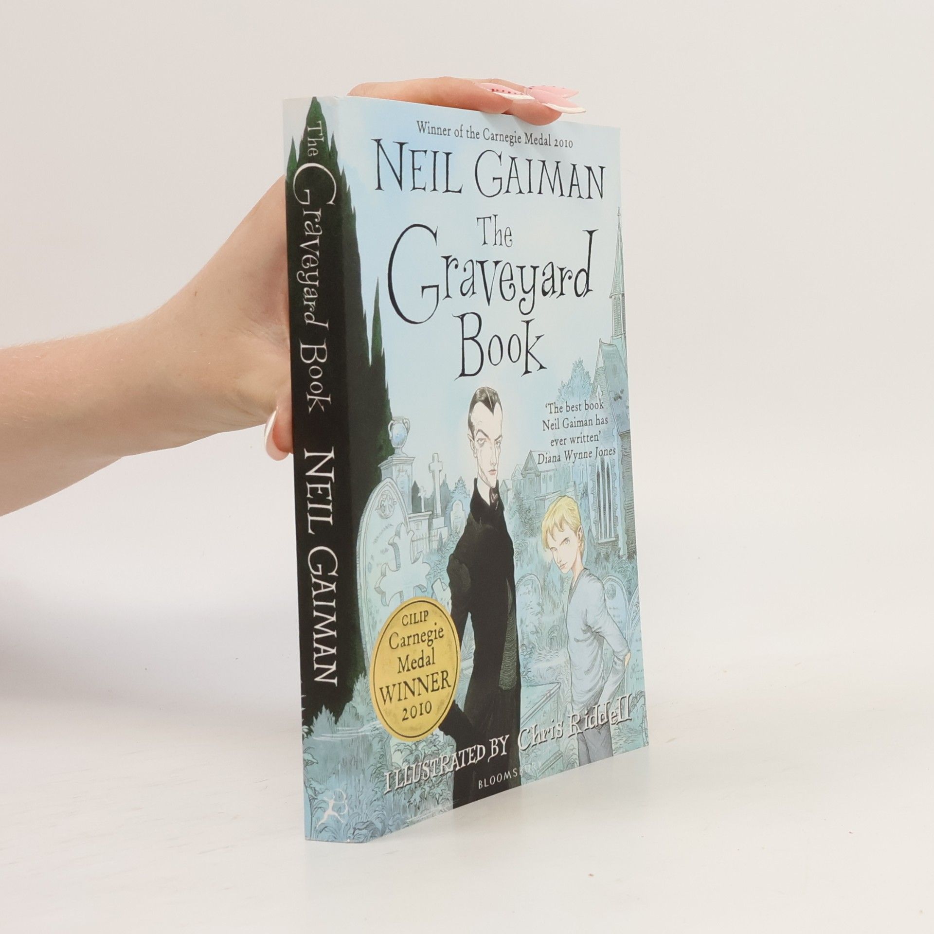 Neil Gaiman The graveyard book