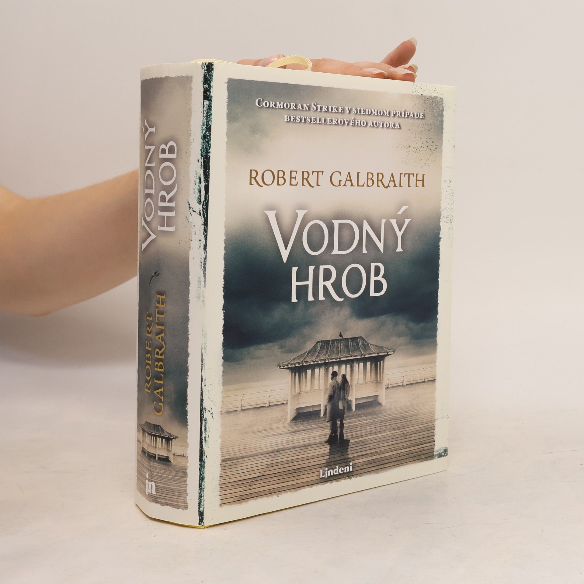 J. K. Rowling Vodný hrob