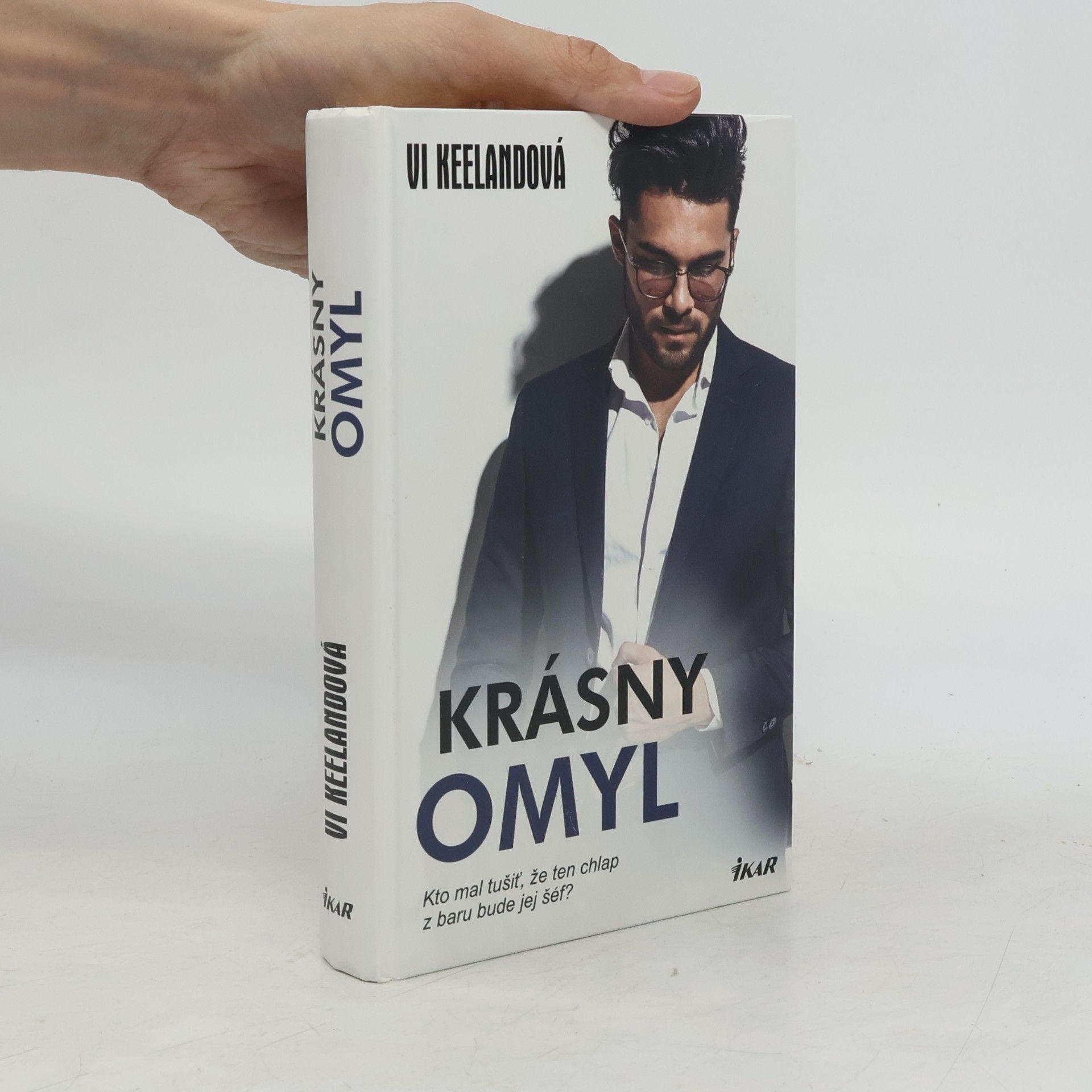 Vi Keeland Krásny omyl
