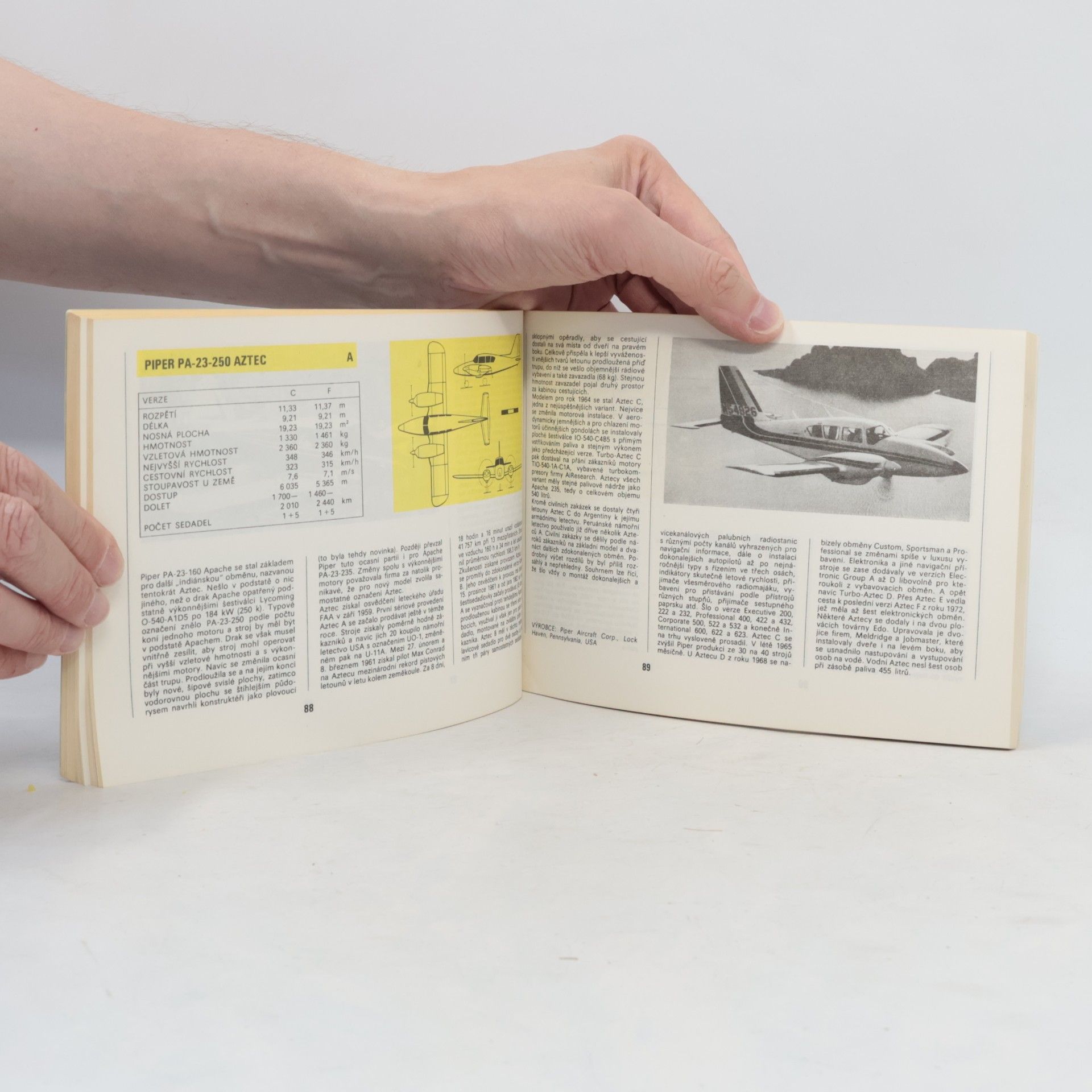 Václav Němeček Atlas letadel 7. Dvoumotorová obchodní letadla