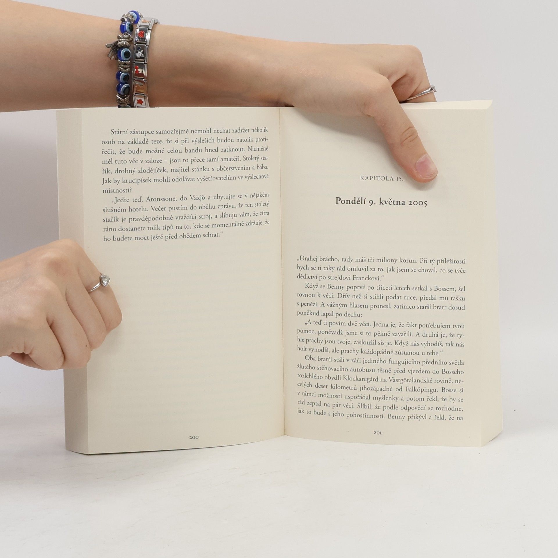 Jonas Jonasson Stoletý stařík, který vylezl z okna a zmizel + Analfabetka, která uměla počítat - dárková edice