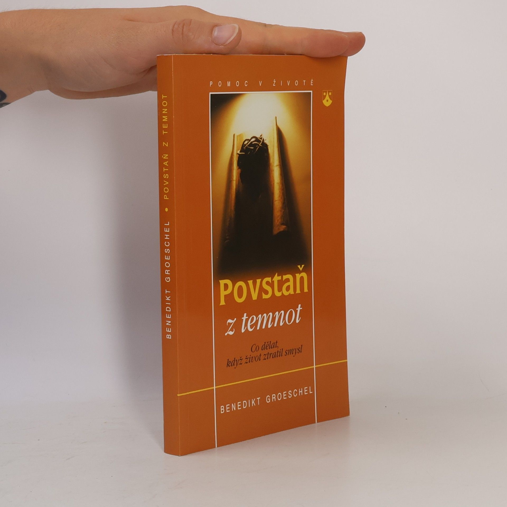 Povstaň z temnot