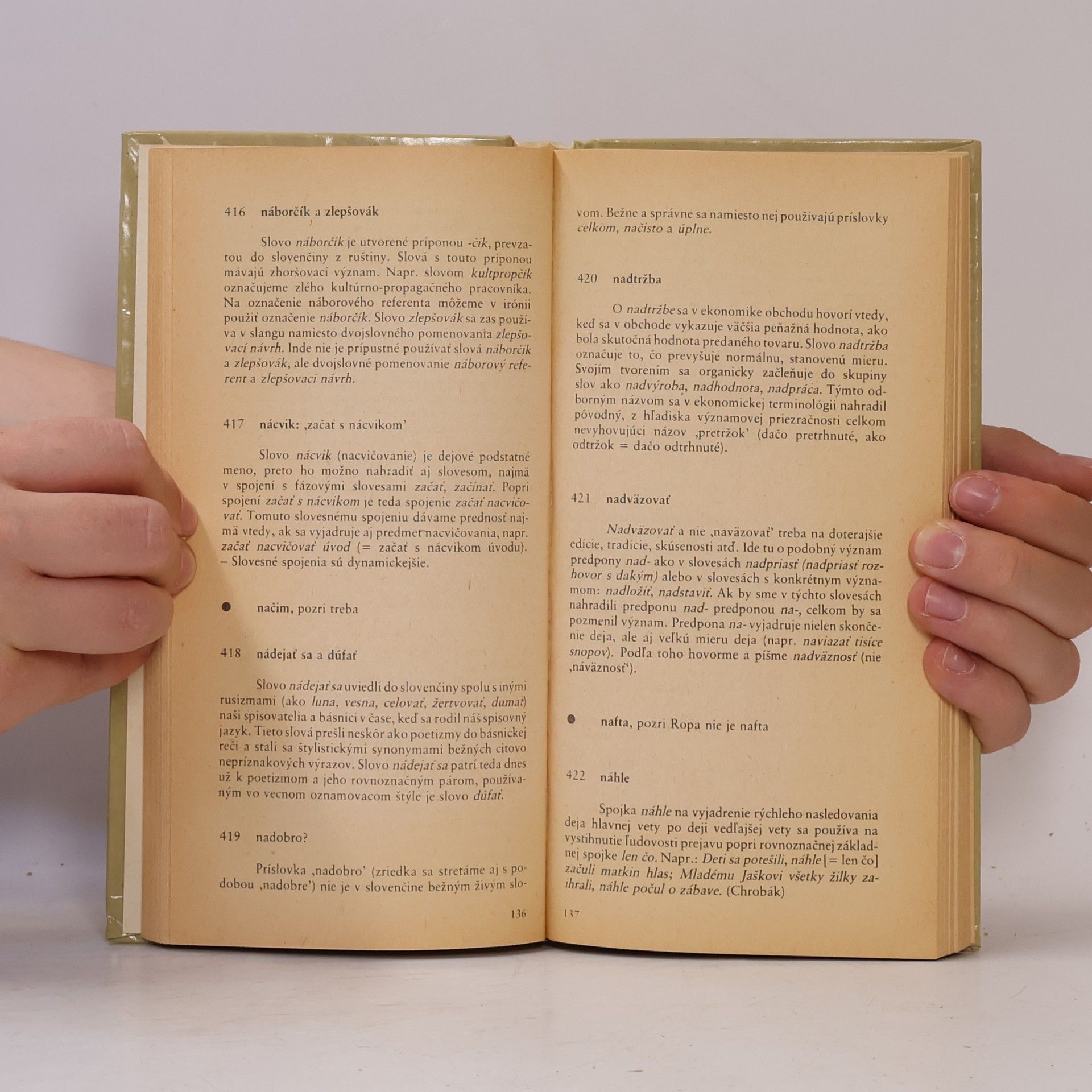Autorenkollektiv 1000 poučení zo spisovnej slovenčiny
