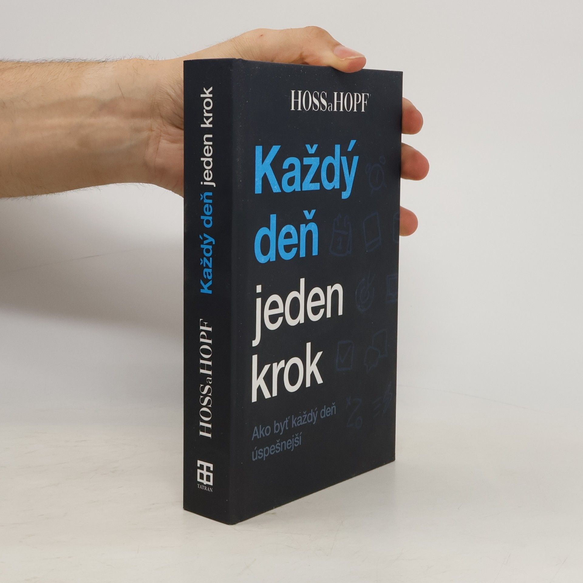 Kiarash Hossainpour Každý deň jeden krok