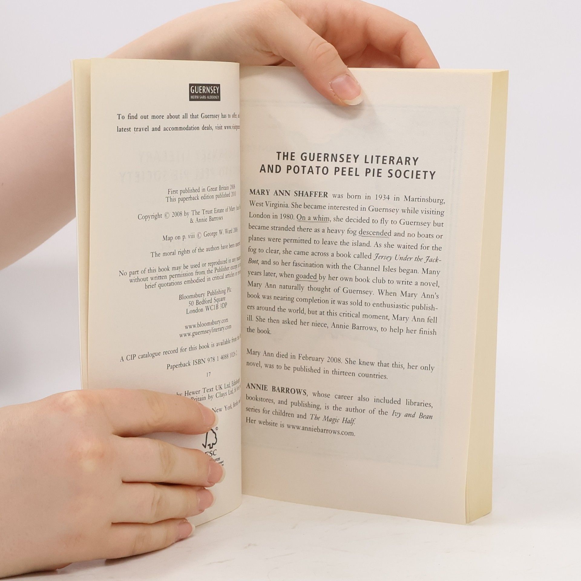 Annie Barrows The Guernsey Literary and Potato Peel Pie Society