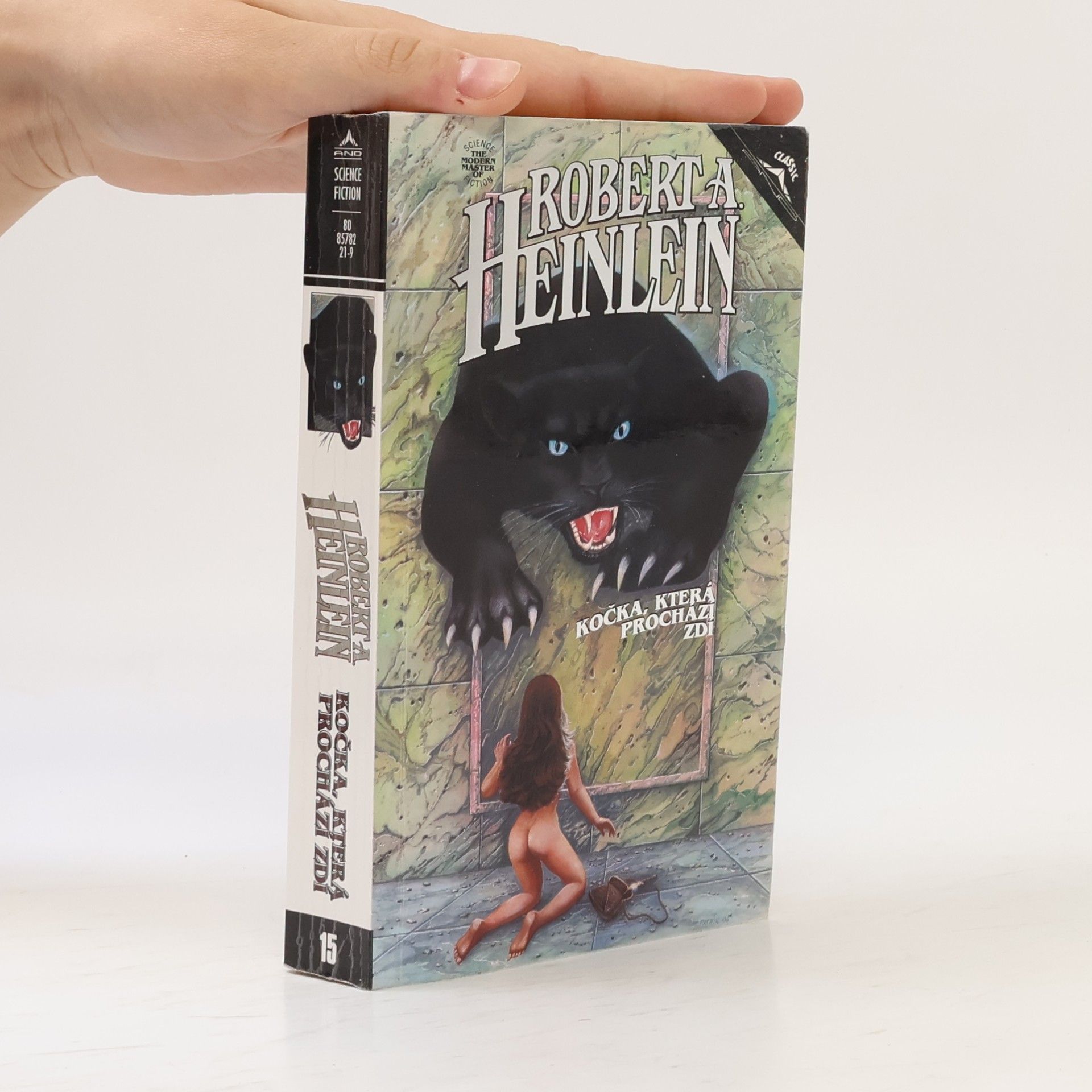 Robert A. Heinlein Kočka, která prochází zdí