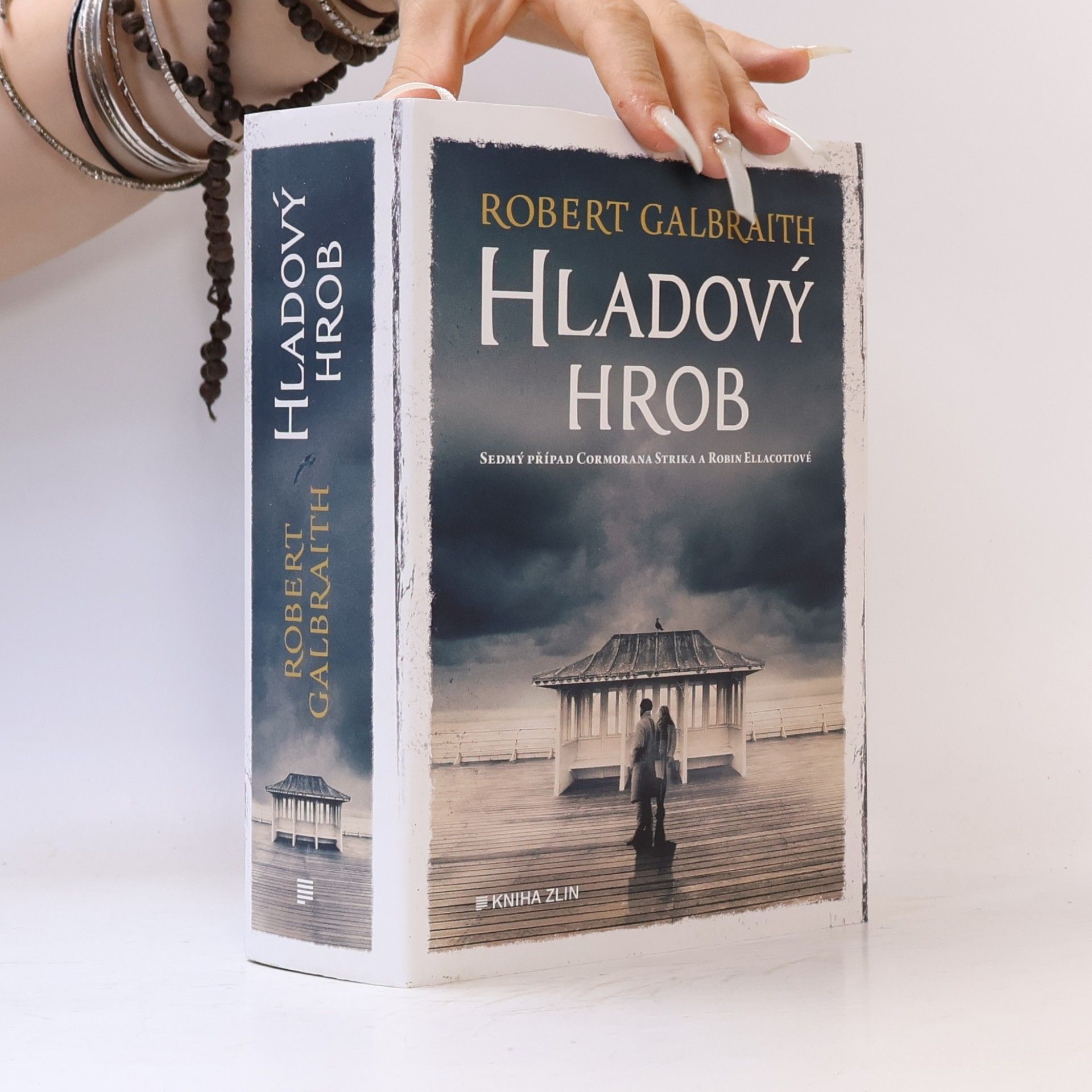 J. K. Rowling Hladový hrob