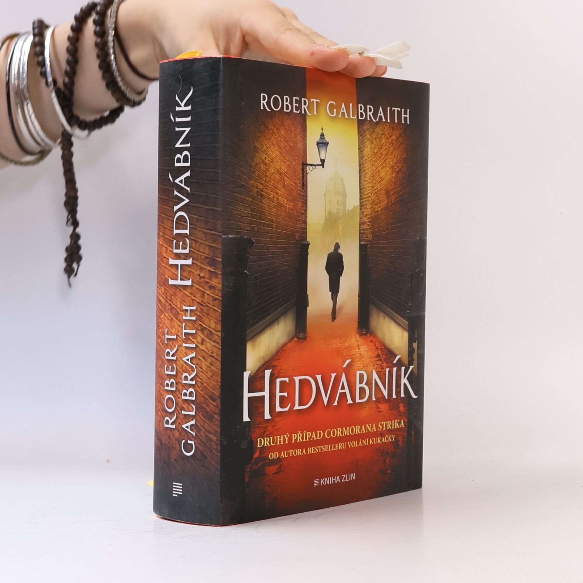 J. K. Rowling Hedvábník
