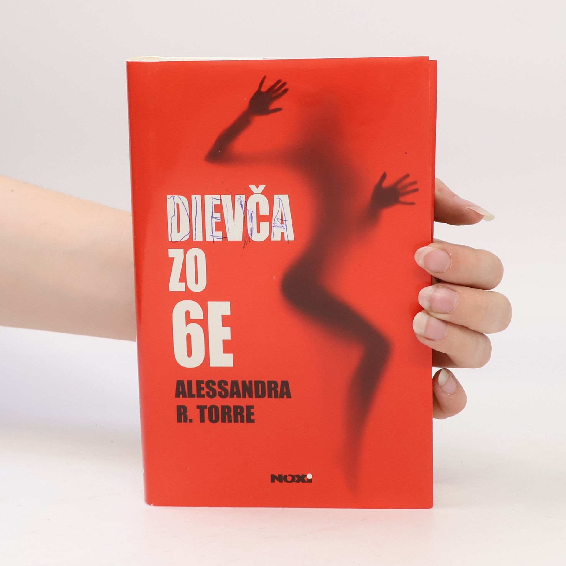 Alessandra Torre Dievča zo 6E